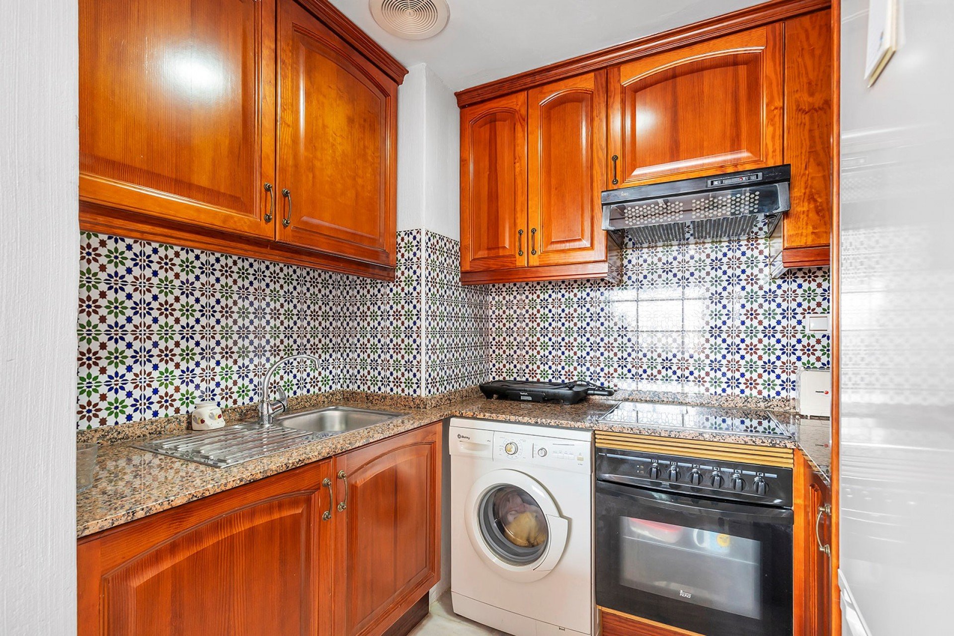 Resale - Apartment / Flat * - Torrevieja * - Playa de los Locos *