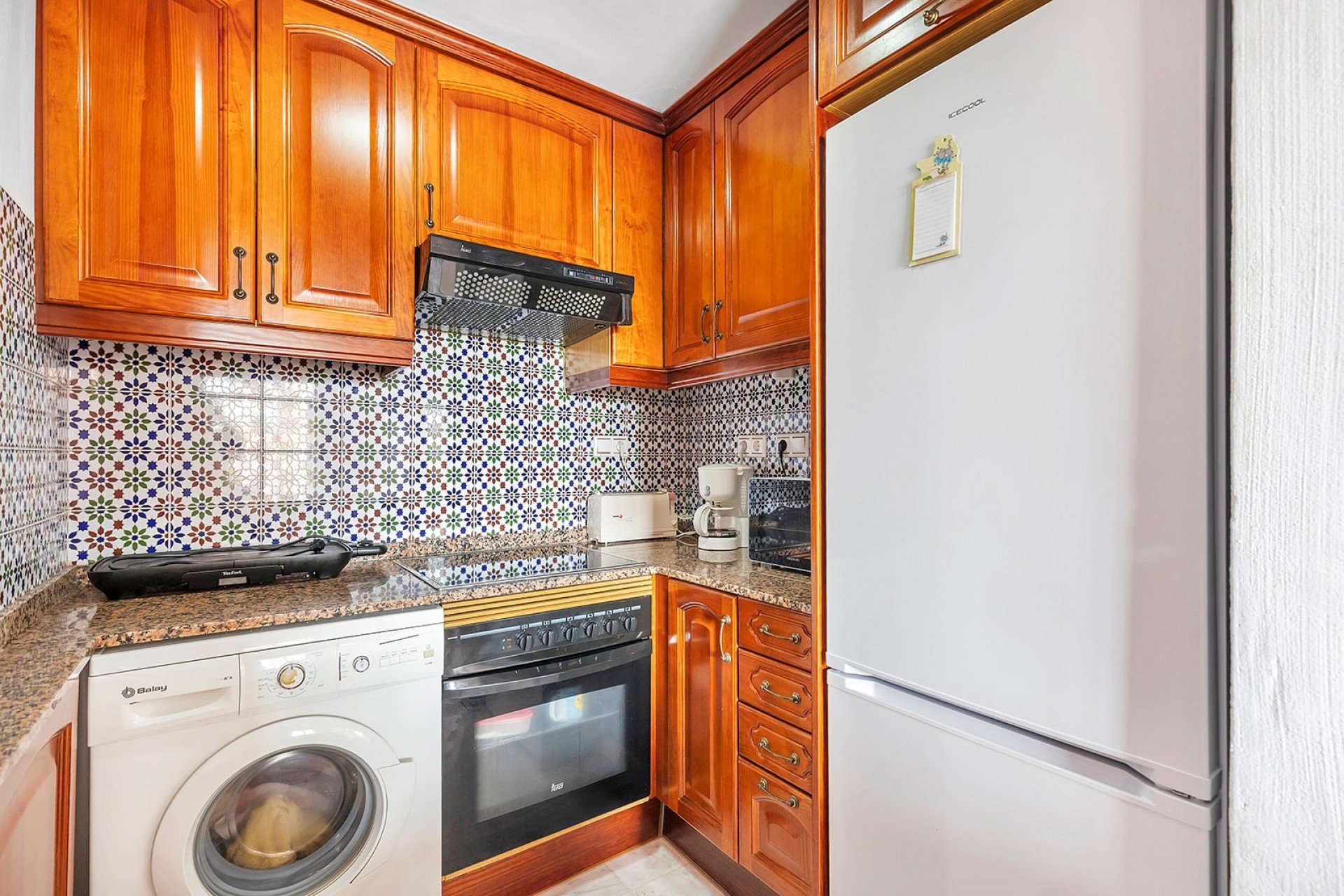 Resale - Apartment / Flat * - Torrevieja * - Playa de los Locos *
