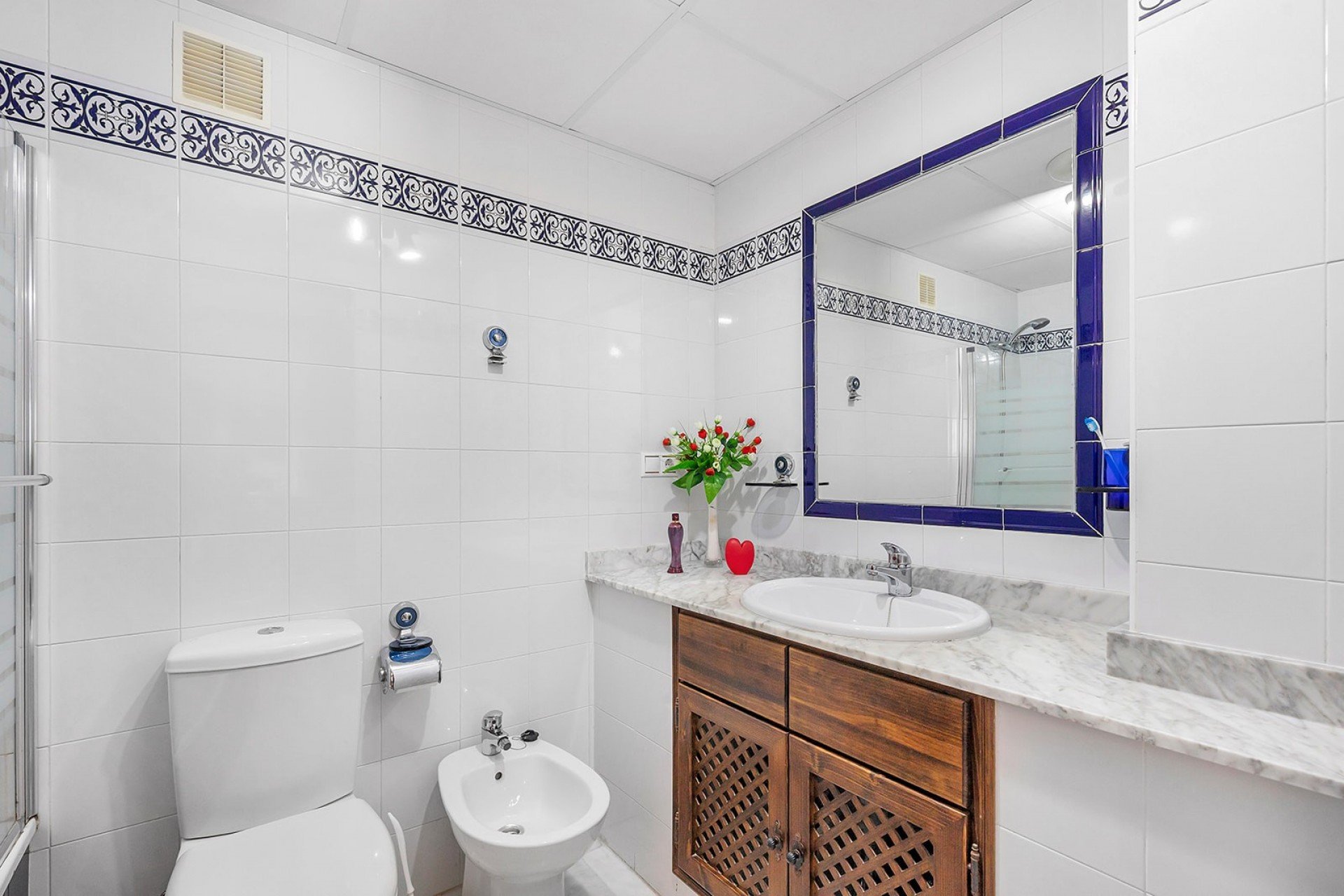 Resale - Apartment / Flat * - Torrevieja * - Playa de los Locos *