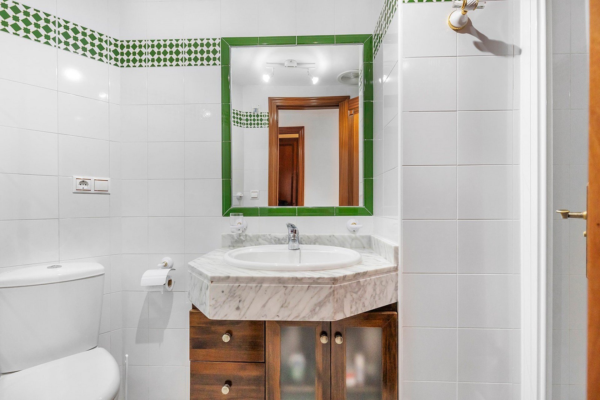 Resale - Apartment / Flat * - Torrevieja * - Playa de los Locos *