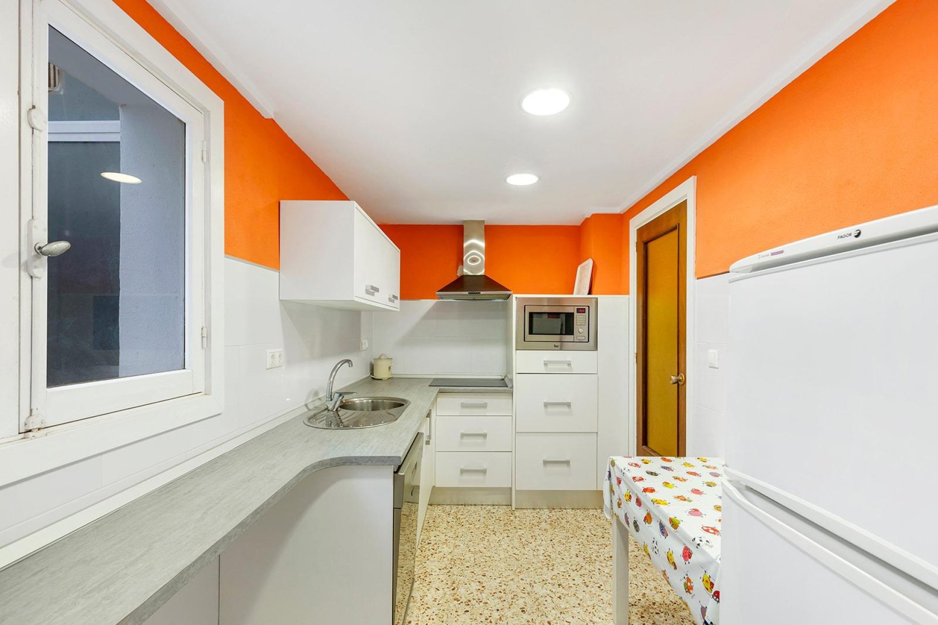 Resale - Apartment / flat - Torrevieja - Playa de los locos