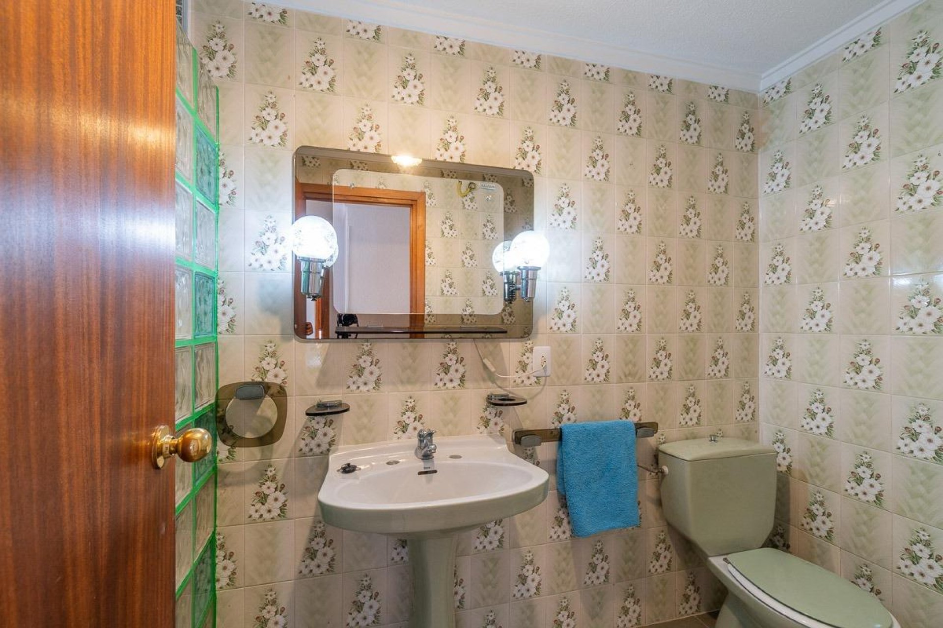 Resale - Apartment / Flat * - Torrevieja - Playa de los Naufragos *