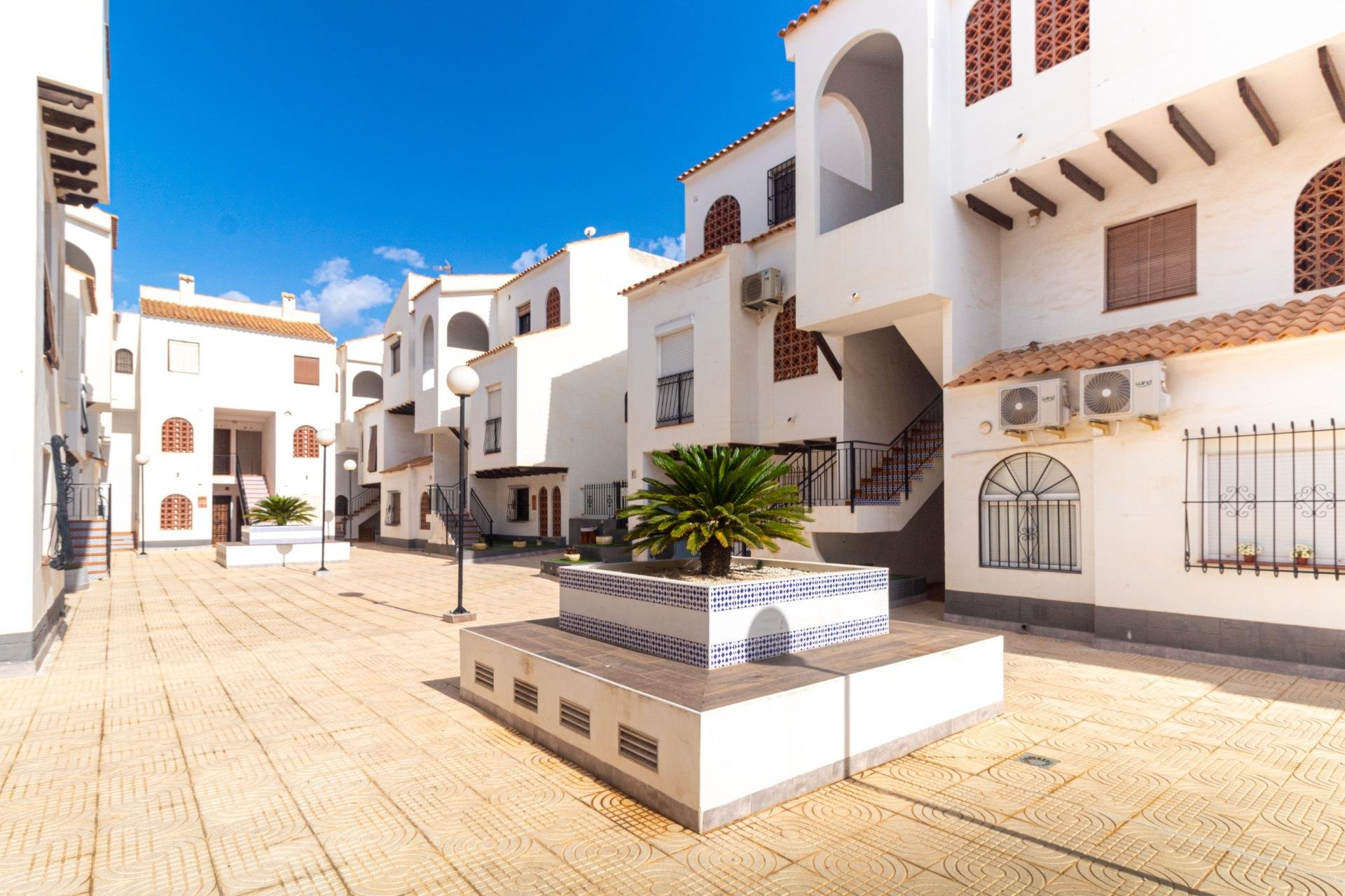 Resale - Apartment / Flat * - Torrevieja - Playa de los Naufragos *