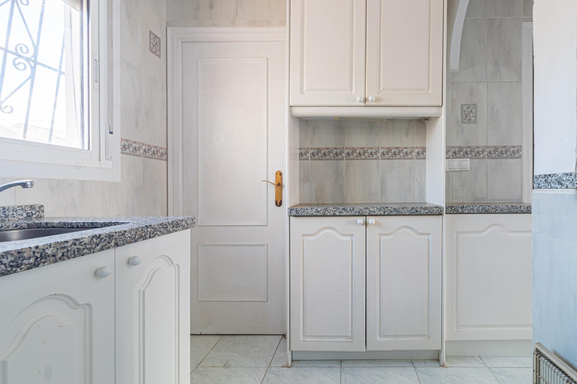 Resale - Apartment / Flat * - Torrevieja - Playa de los Naufragos *