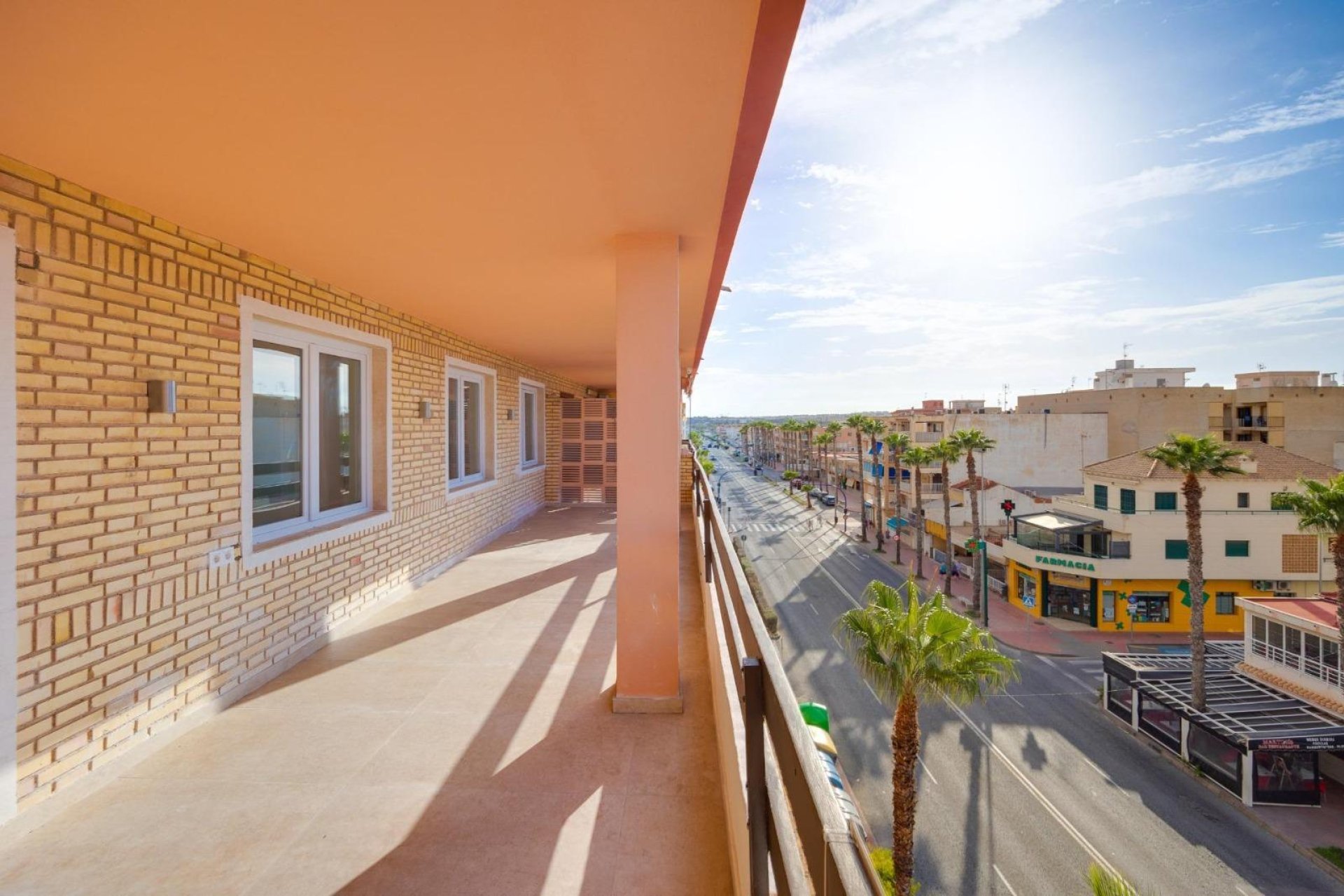 Resale - Apartment / Flat * - Torrevieja - Playa de los Naufragos *