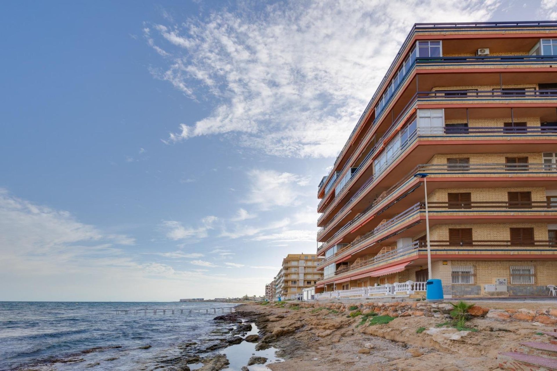 Resale - Apartment / Flat * - Torrevieja * - Playa de los Naufragos *