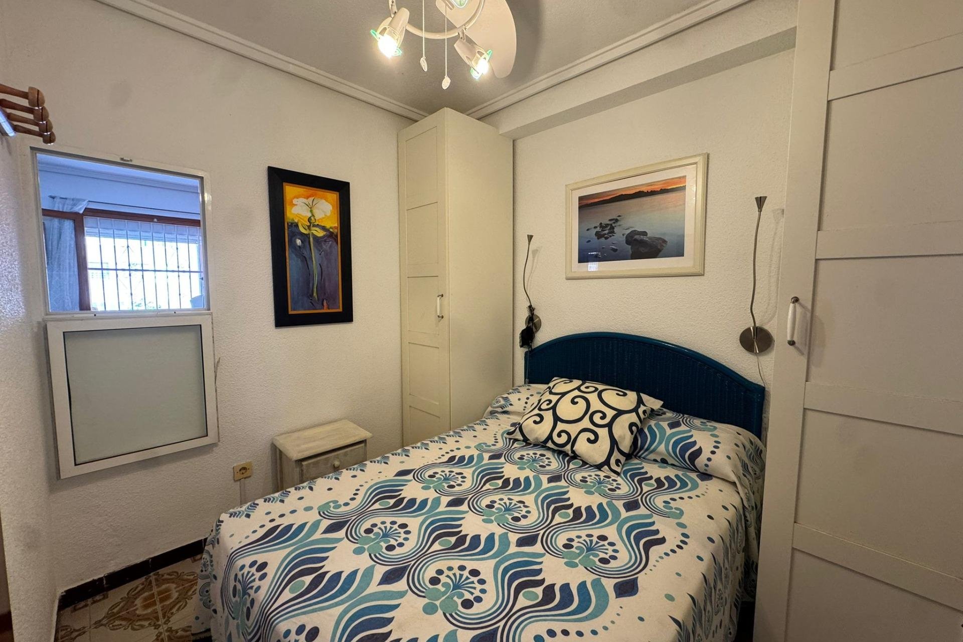 Resale - Apartment / Flat * - Torrevieja * - Playa de los Naufragos *