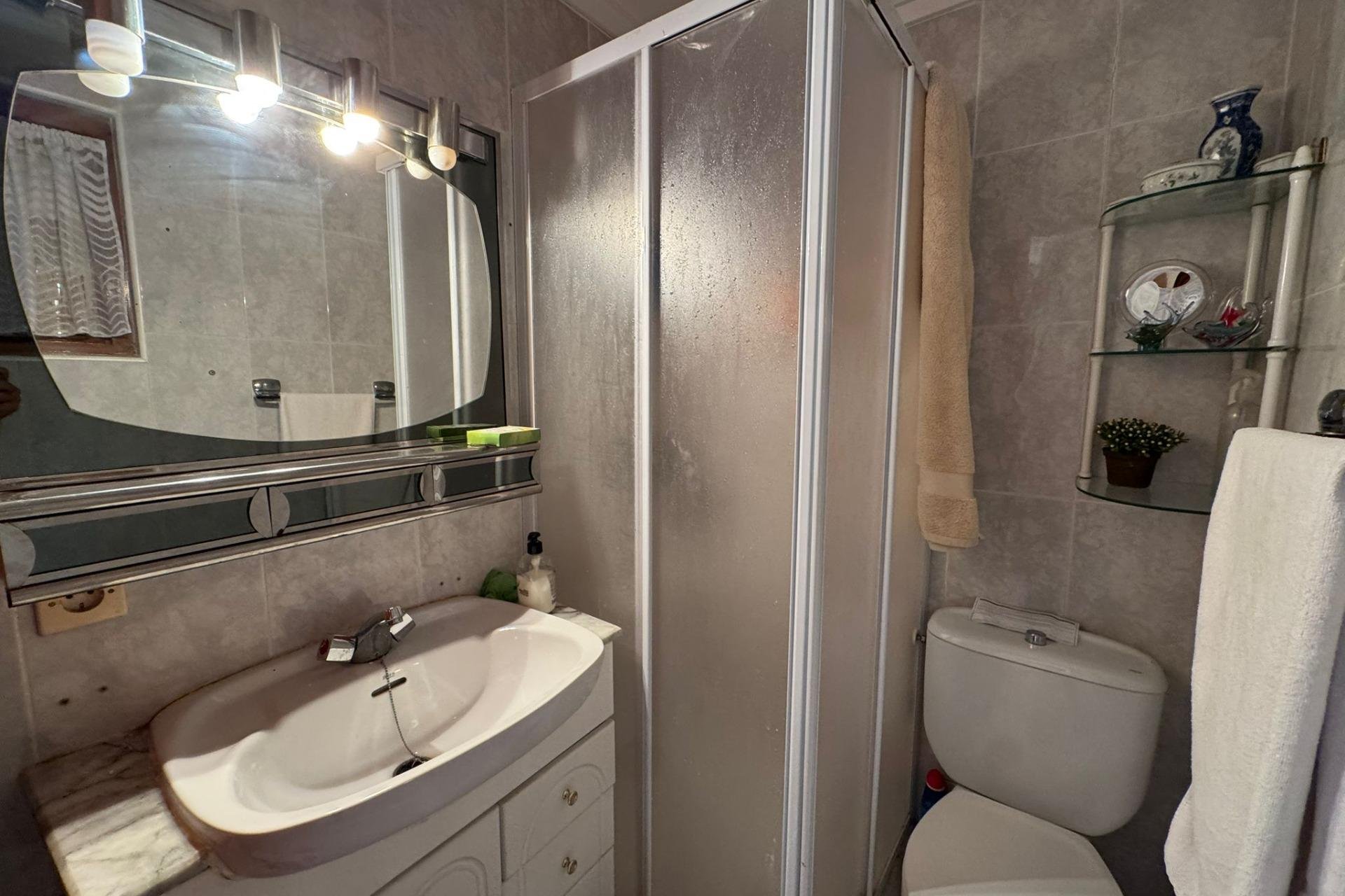 Resale - Apartment / Flat * - Torrevieja * - Playa de los Naufragos *