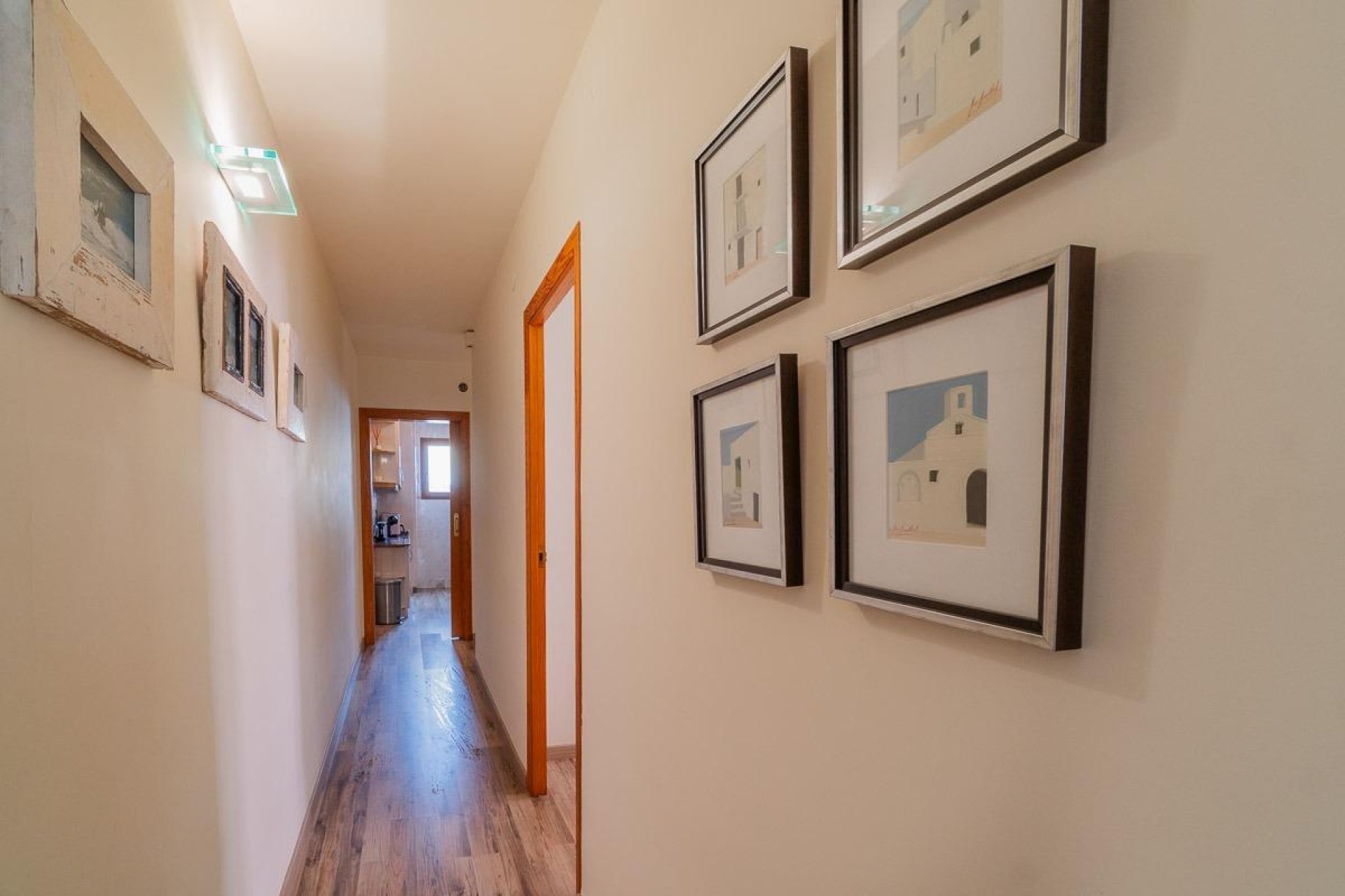 Resale - Apartment / Flat * - Torrevieja * - Playa de los Naufragos *