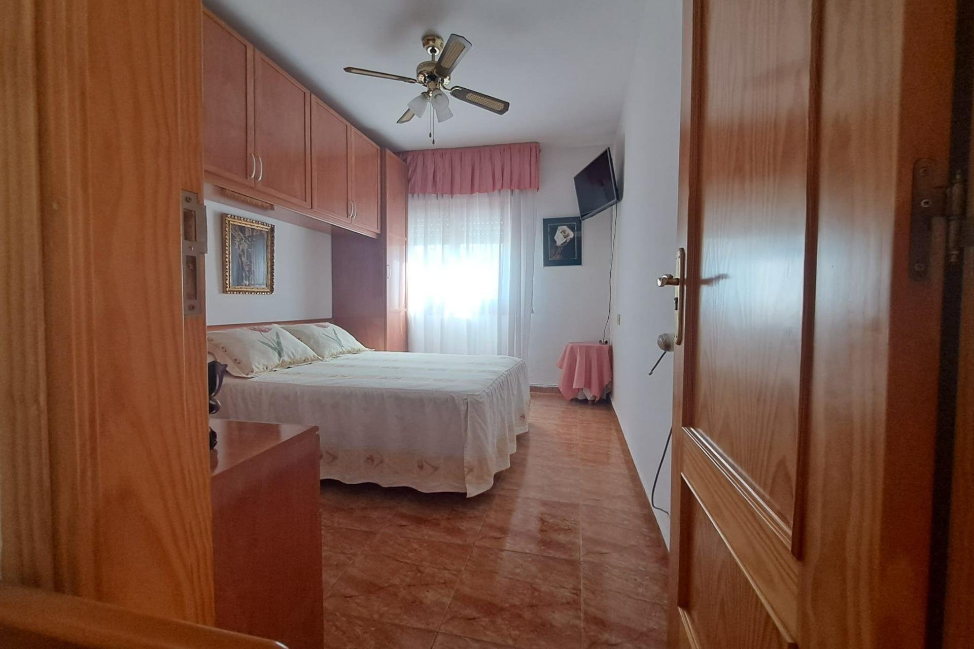 Resale - Apartment / Flat * - Torrevieja * - Playa de los Naufragos *