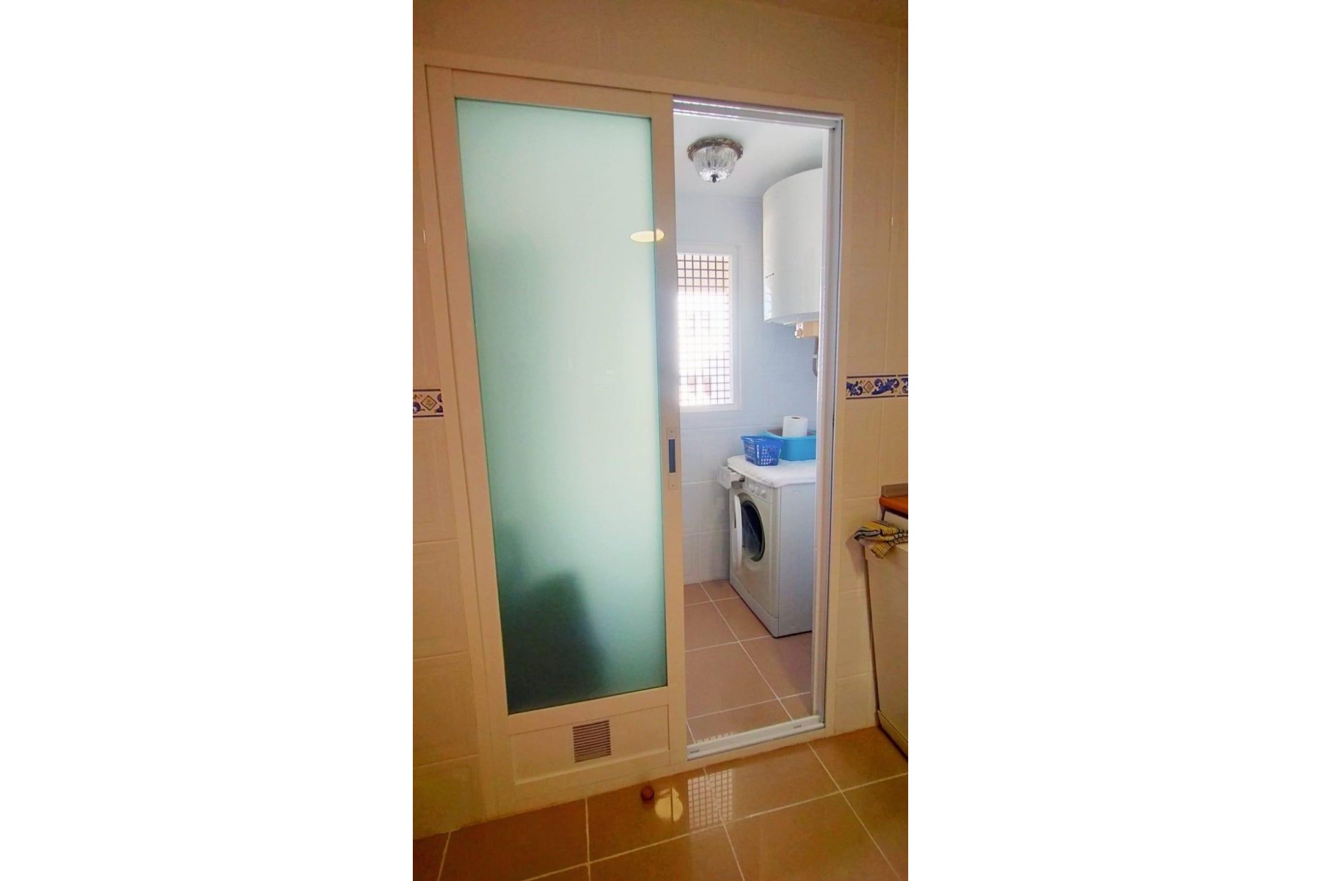 Resale - Apartment / Flat * - Torrevieja * - Playa de los Naufragos *