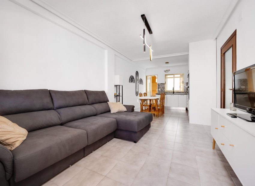 Resale - Apartment / flat - Torrevieja - Playa del Acequión