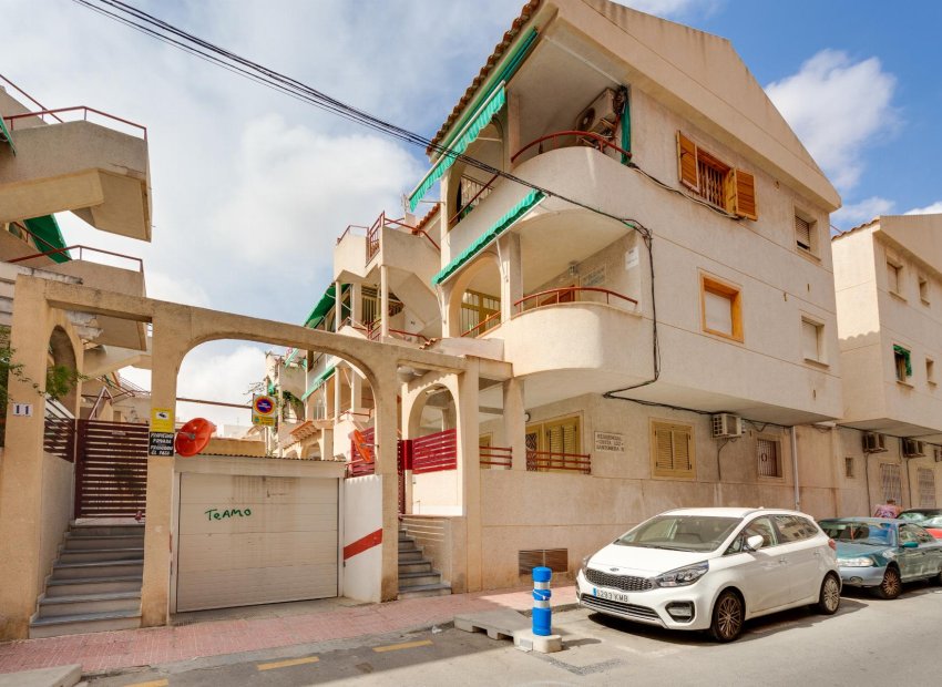 Resale - Apartment / flat - Torrevieja - Playa del Acequión