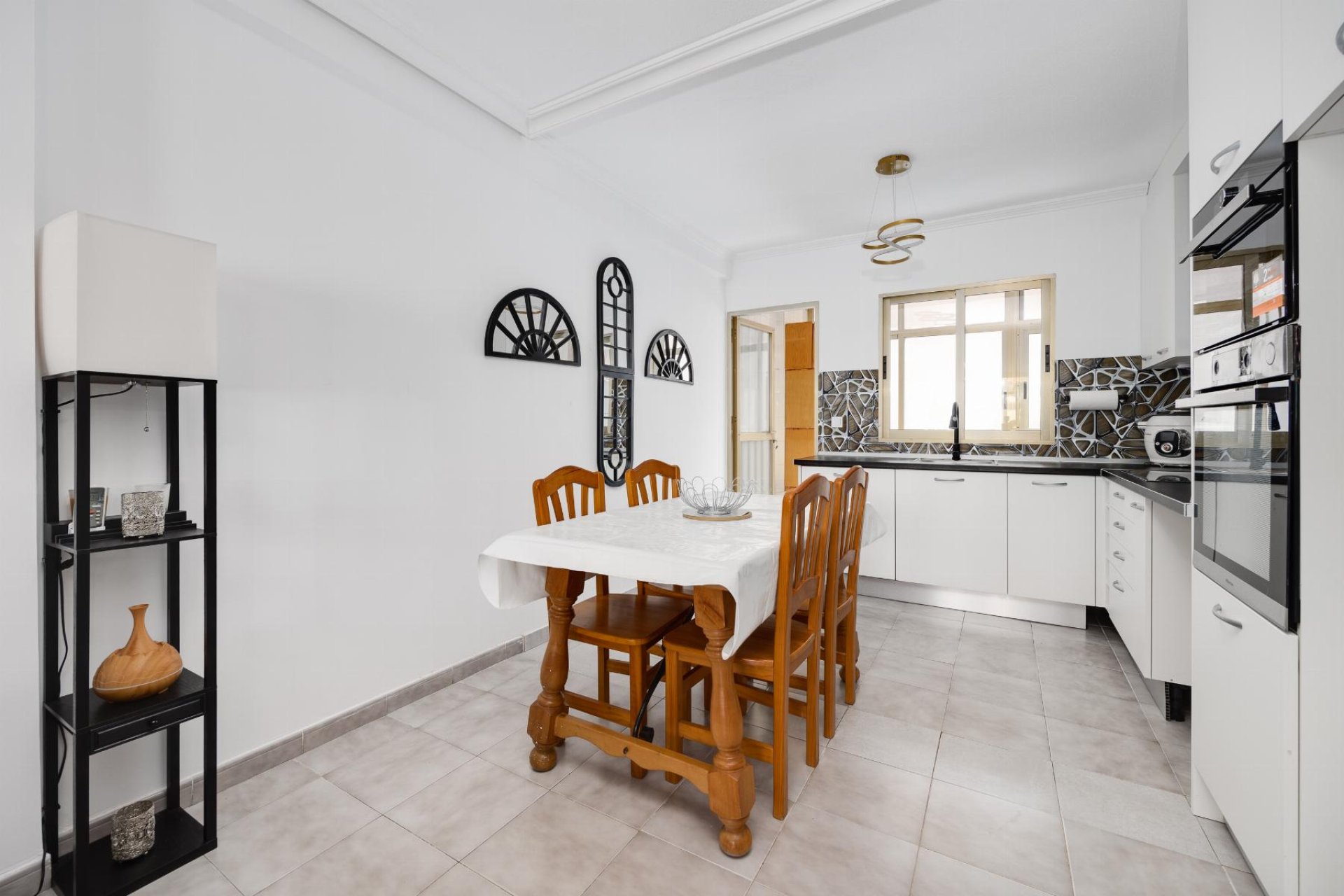 Resale - Apartment / flat - Torrevieja - Playa del Acequión