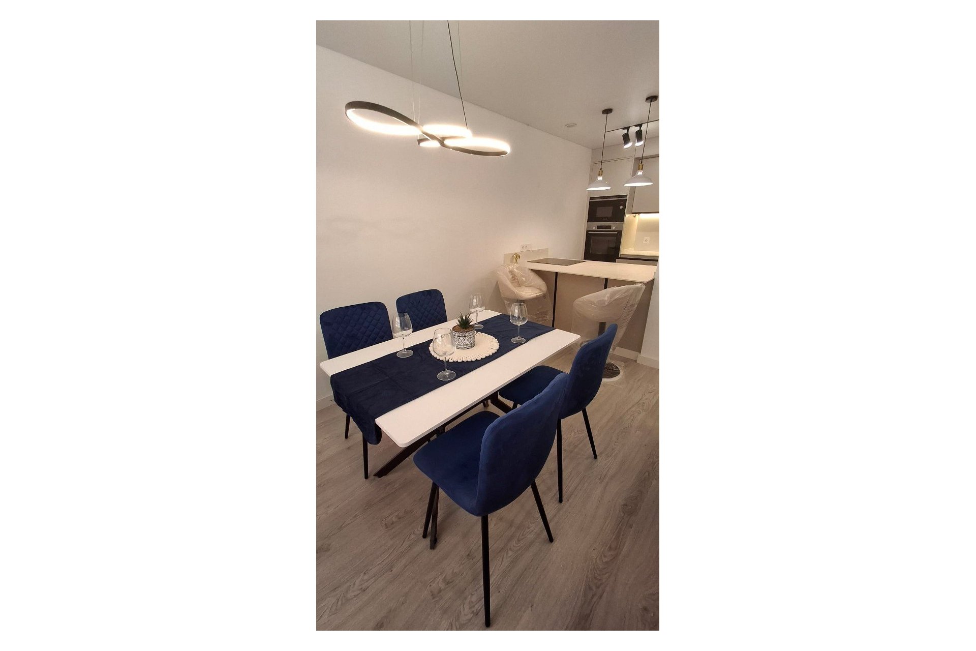 Resale - Apartment / Flat * - Torrevieja * - Playa del Acequión *