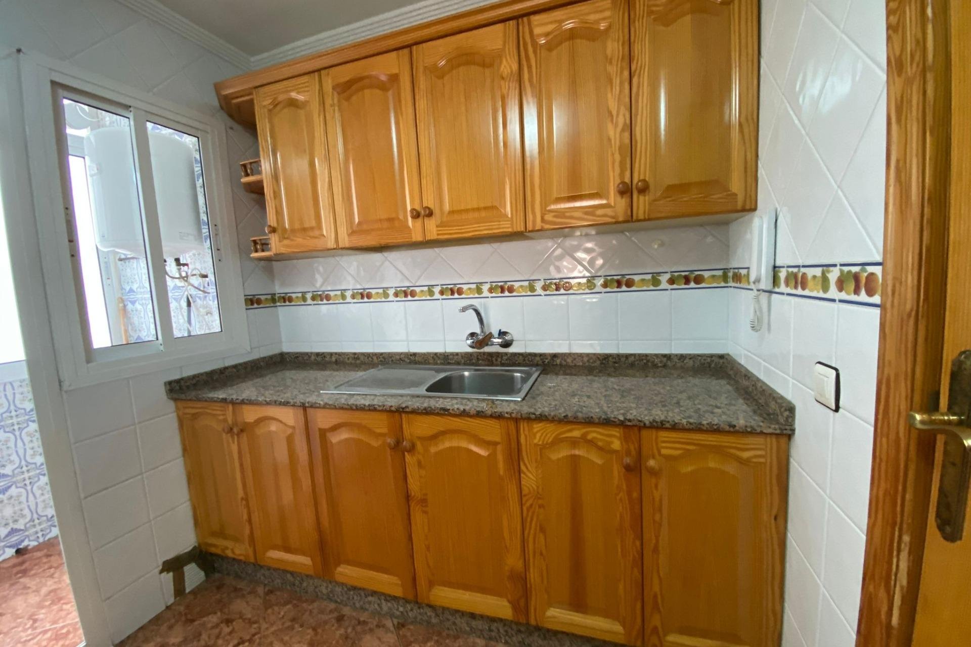 Resale - Apartment / flat - Torrevieja - Playa del cura