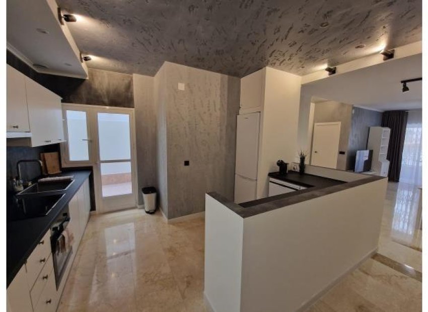 Resale - Apartment / flat - Torrevieja - Playa del Cura