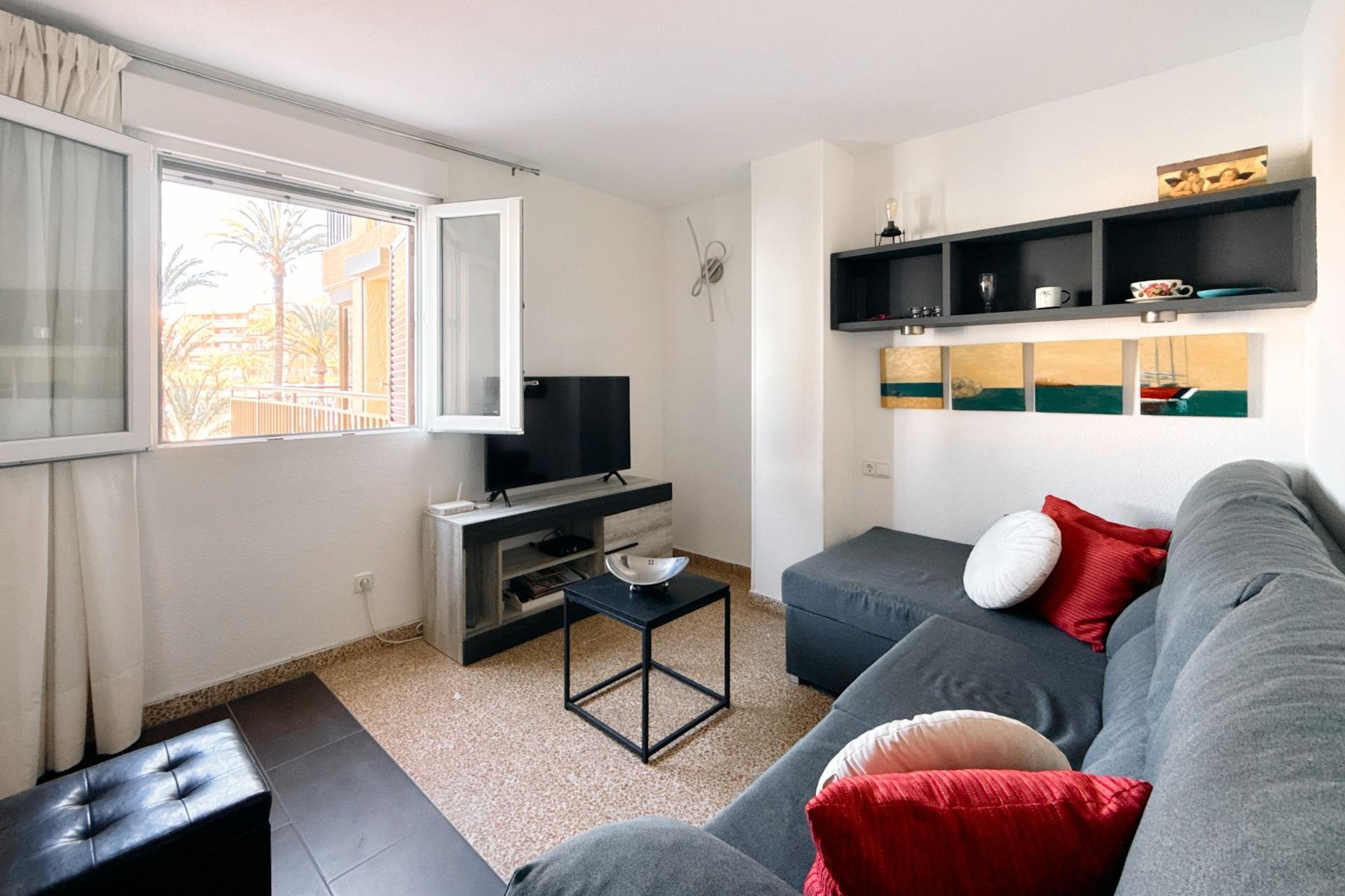 Resale - Apartment / Flat * - Torrevieja - Playa del Cura *