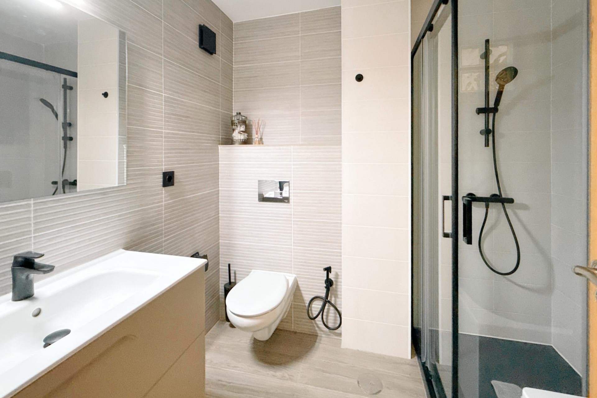 Resale - Apartment / Flat * - Torrevieja - Playa del Cura *