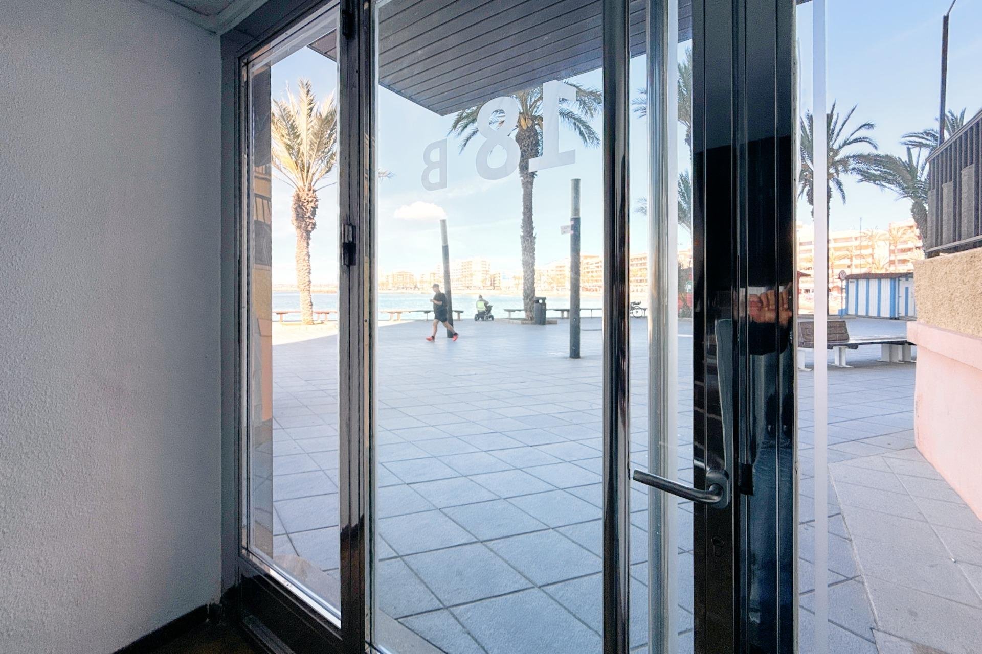 Resale - Apartment / Flat * - Torrevieja - Playa del Cura *