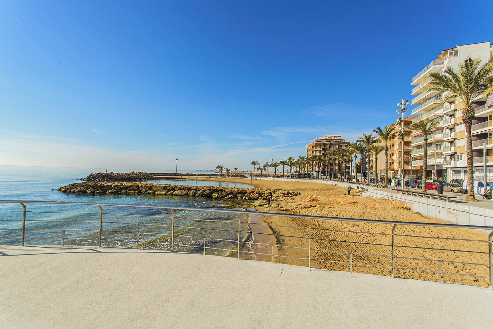 Resale - Apartment / Flat * - Torrevieja - Playa del Cura *