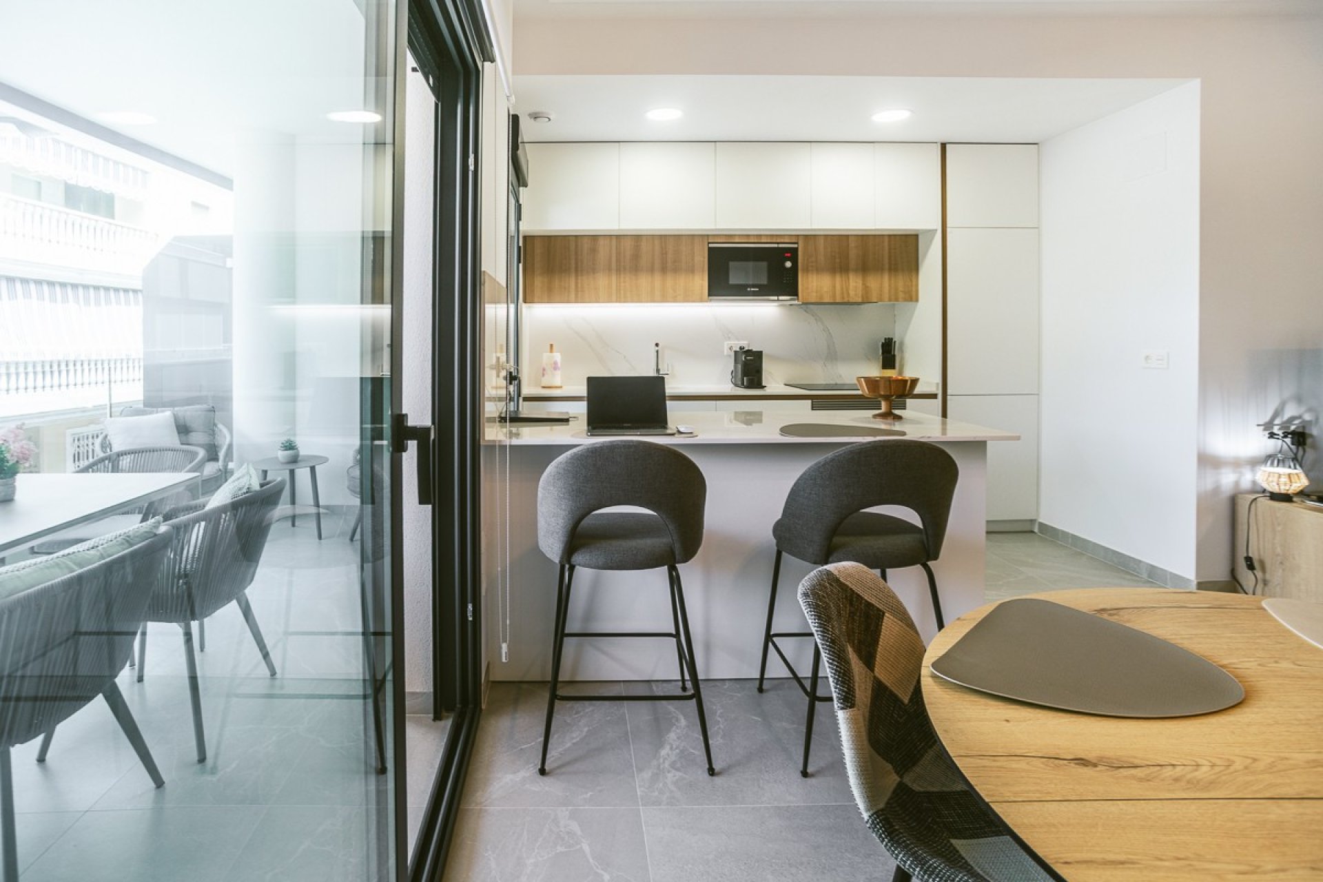 Resale - Apartment / Flat * - Torrevieja - Playa del Cura *