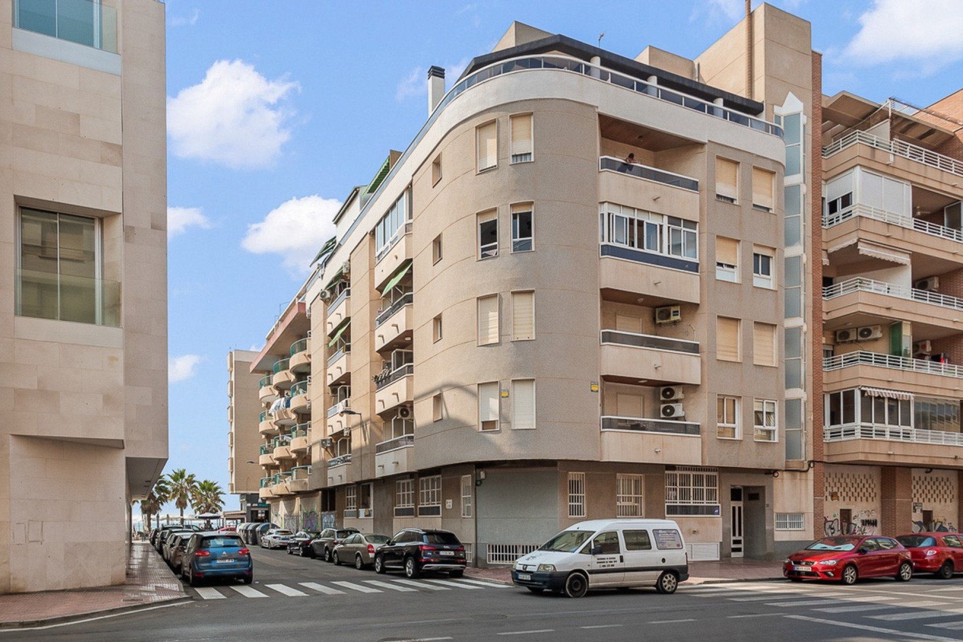 Resale - Apartment / Flat * - Torrevieja - Playa del Cura *