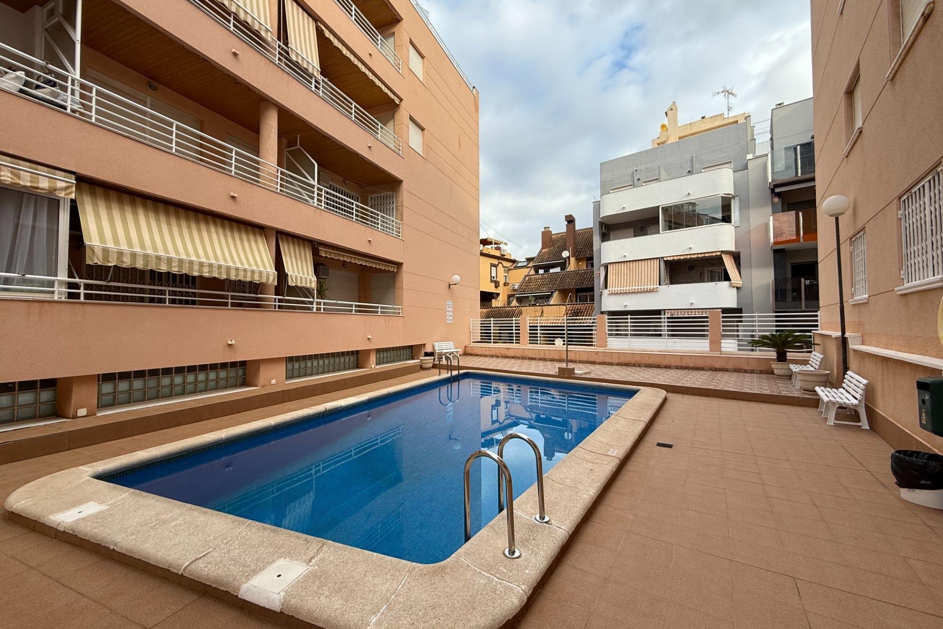 Resale - Apartment / Flat * - Torrevieja - Playa del Cura *