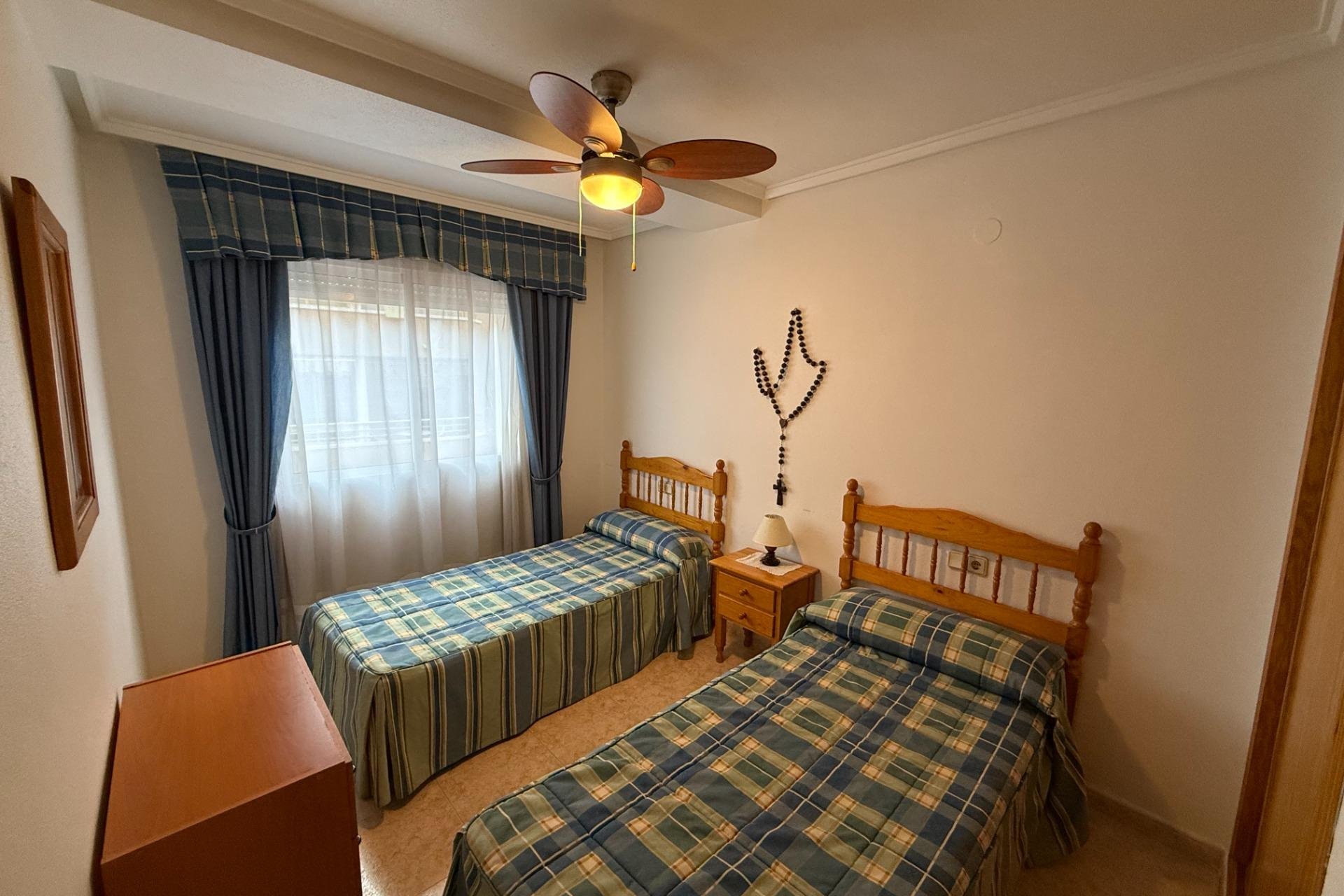 Resale - Apartment / Flat * - Torrevieja - Playa del Cura *