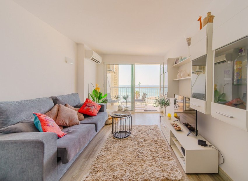 Resale - Apartment / Flat * - Torrevieja - Playa del Cura *