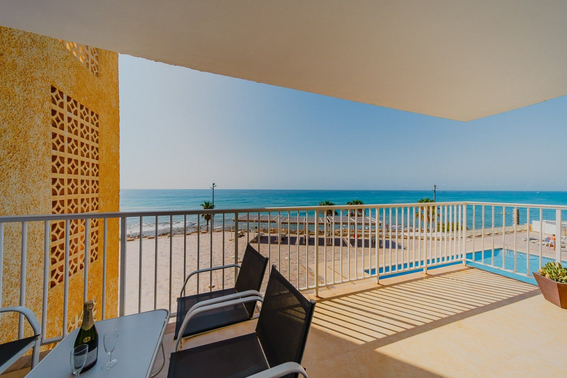 Resale - Apartment / Flat * - Torrevieja - Playa del Cura *