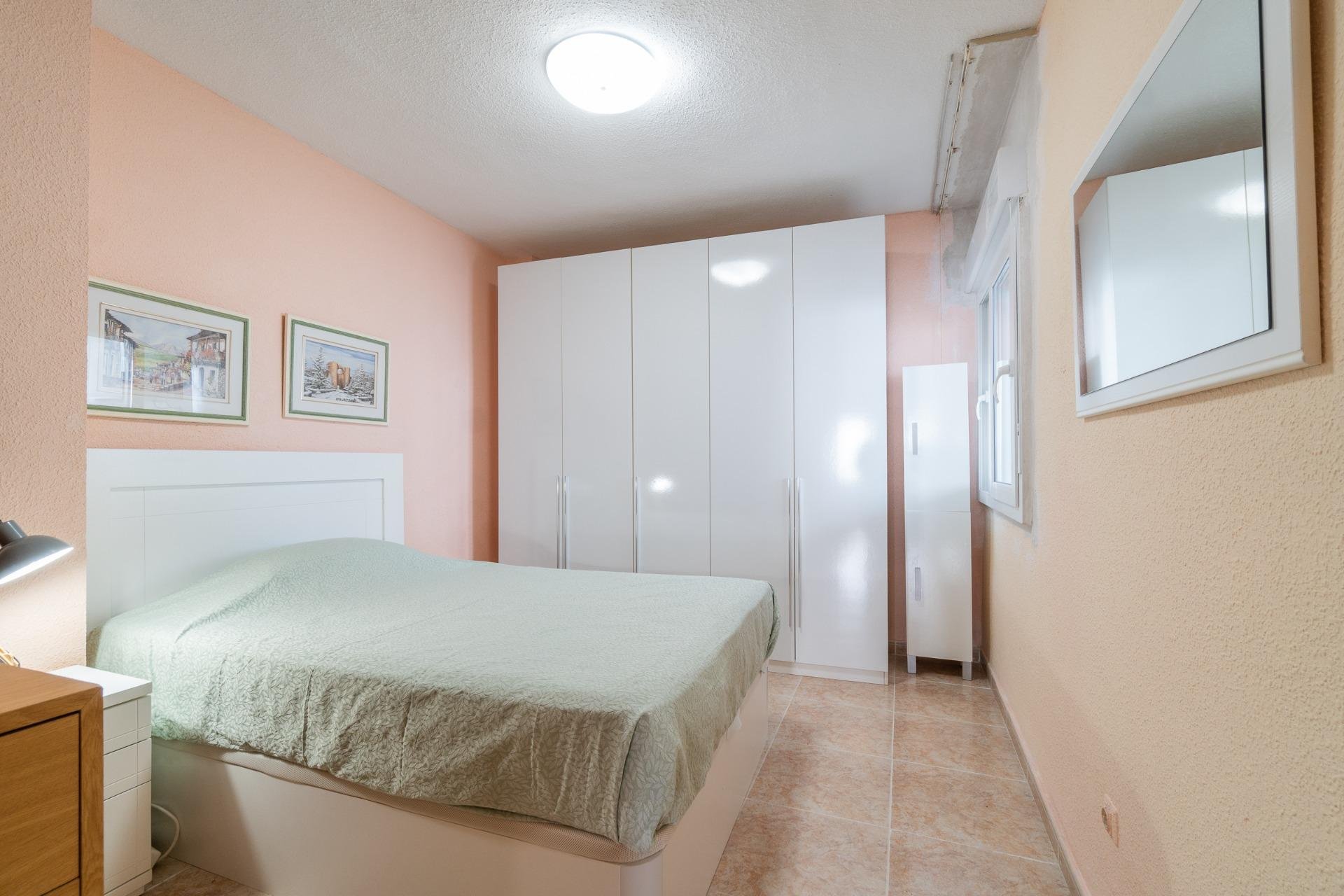 Resale - Apartment / Flat * - Torrevieja * - Playa del Cura *