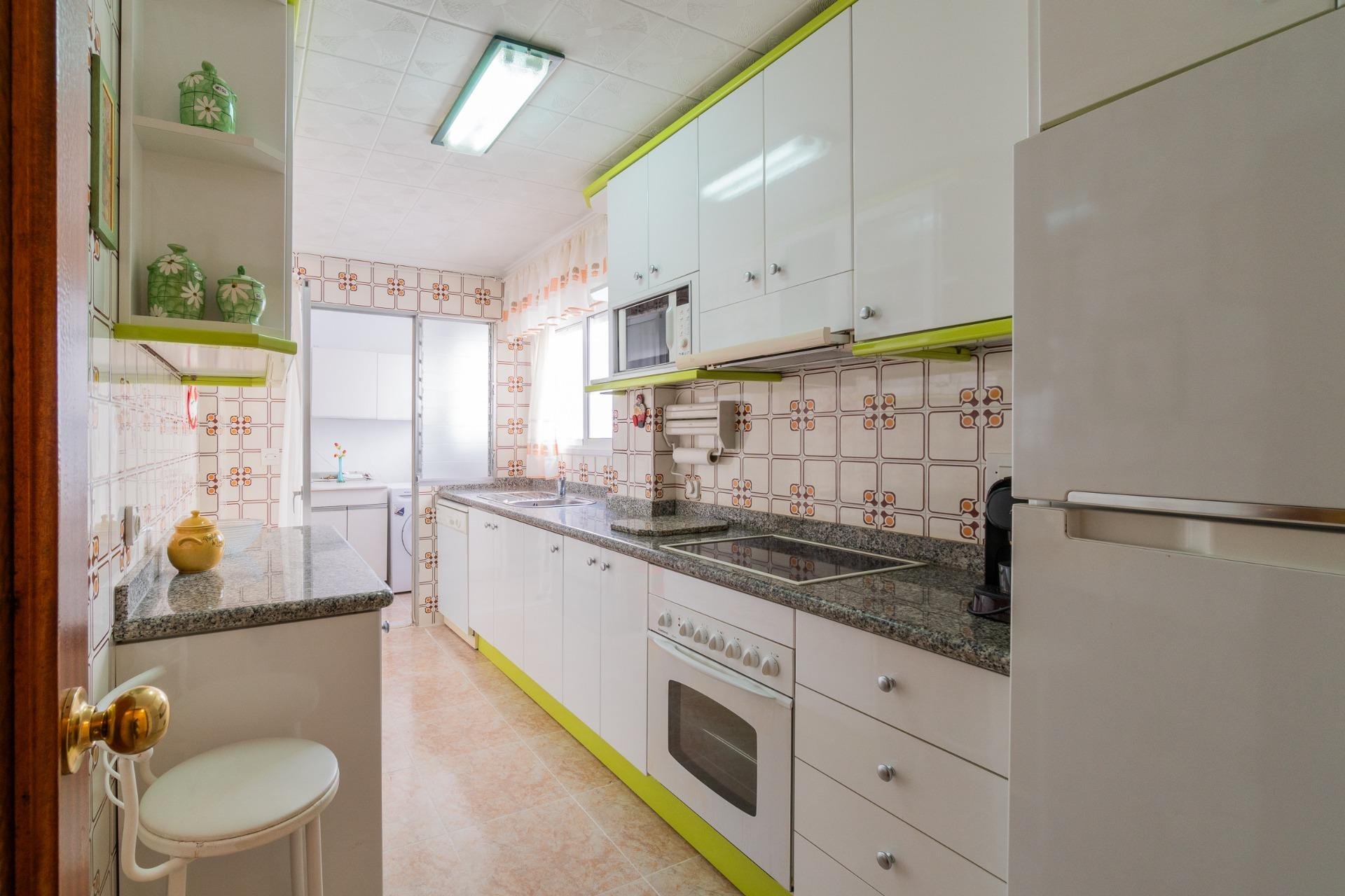 Resale - Apartment / Flat * - Torrevieja * - Playa del Cura *