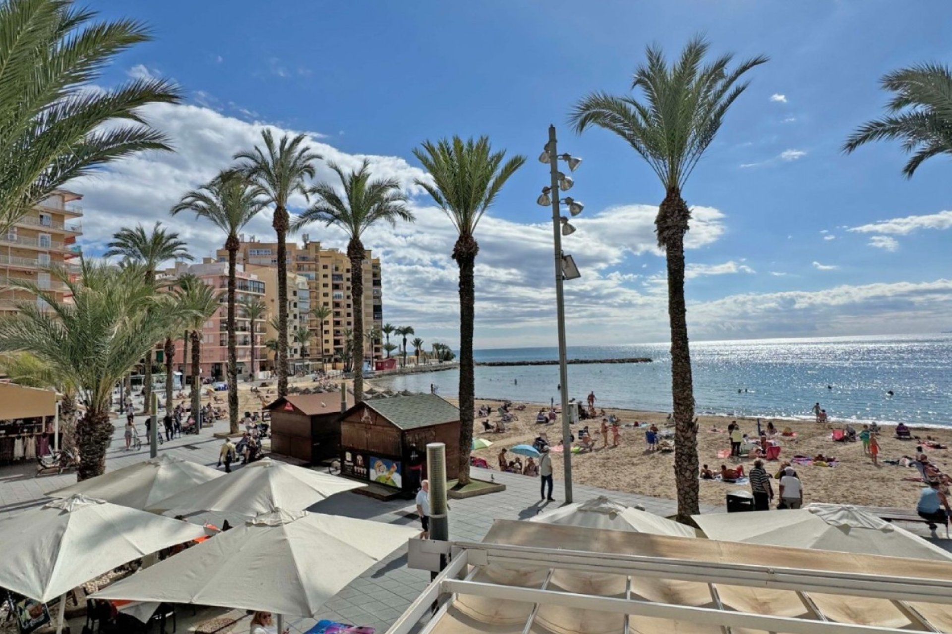 Resale - Apartment / Flat * - Torrevieja * - Playa del Cura *