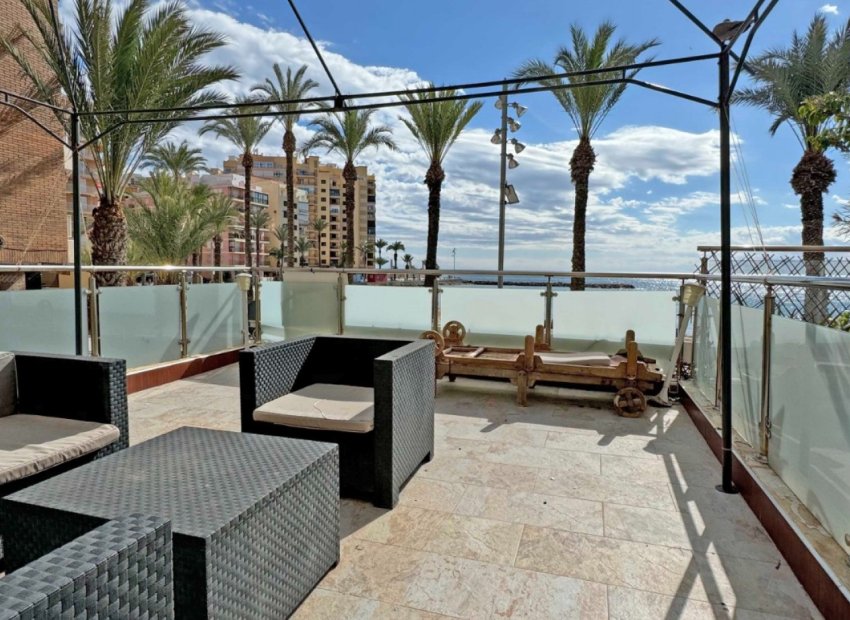 Resale - Apartment / Flat * - Torrevieja * - Playa del Cura *