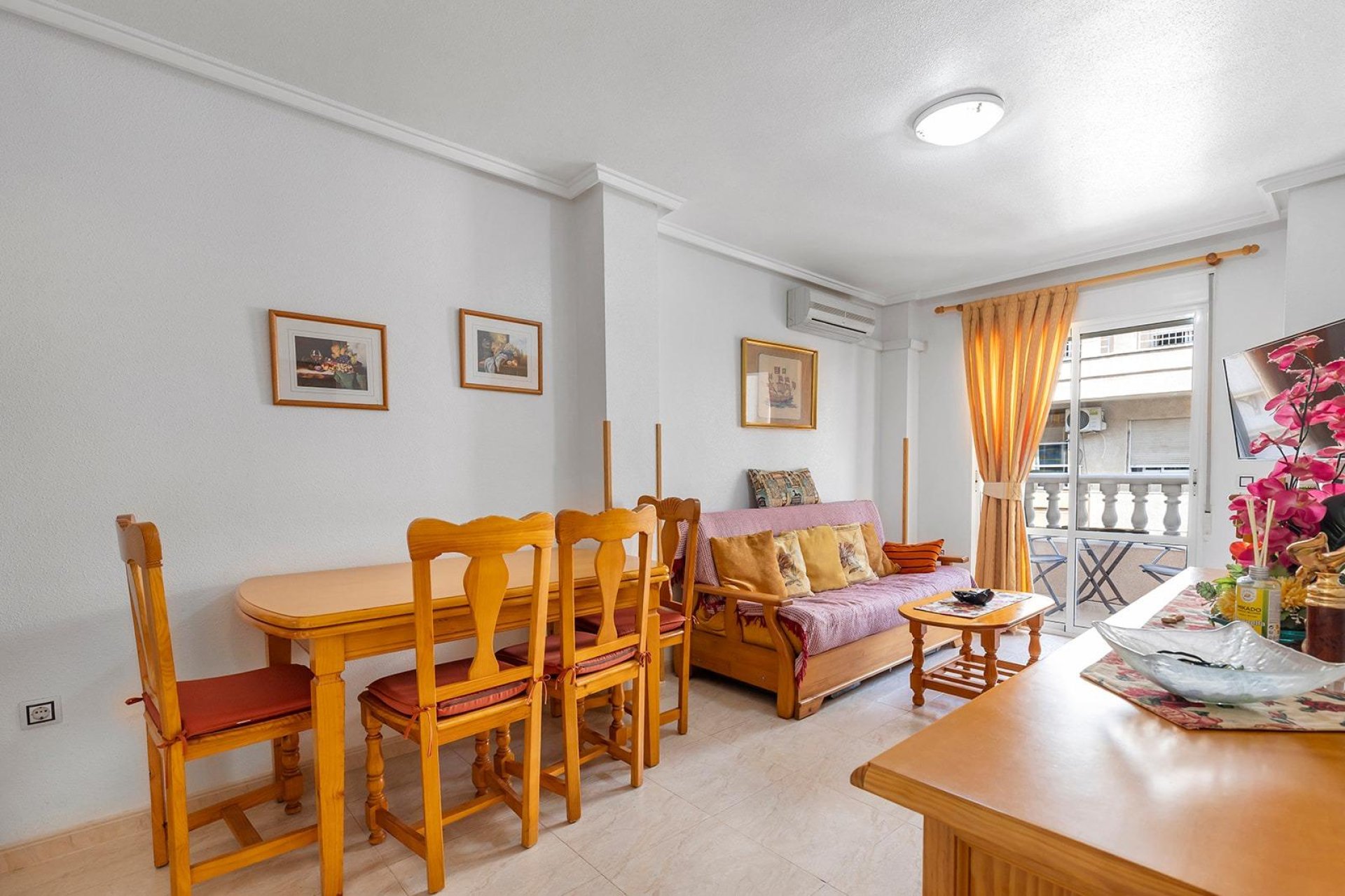 Resale - Apartment / Flat * - Torrevieja * - Playa del Cura *