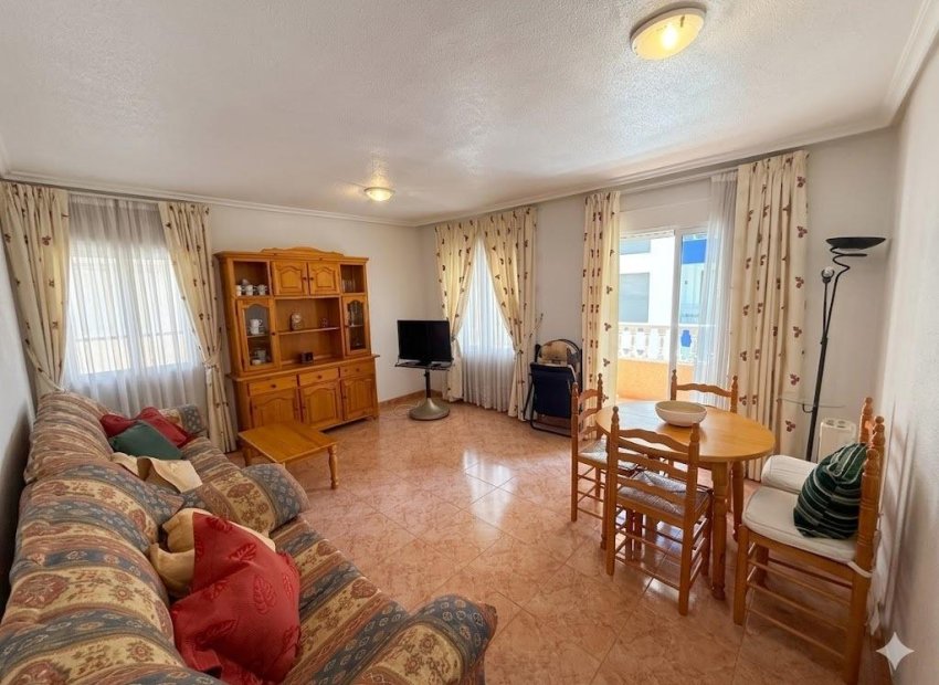 Resale - Apartment / Flat * - Torrevieja * - Playa del Cura *