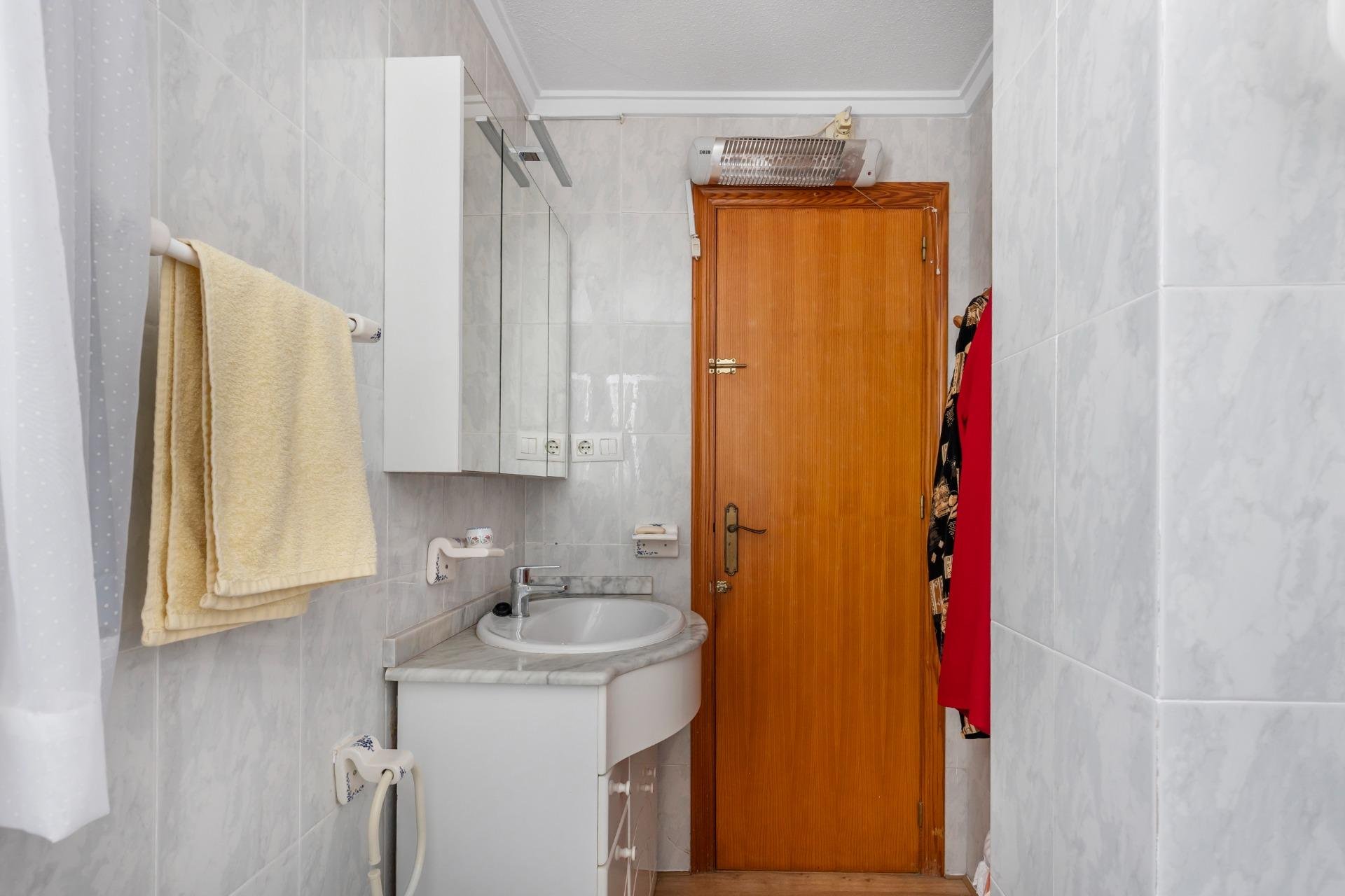 Resale - Apartment / Flat * - Torrevieja * - Playa del Cura *