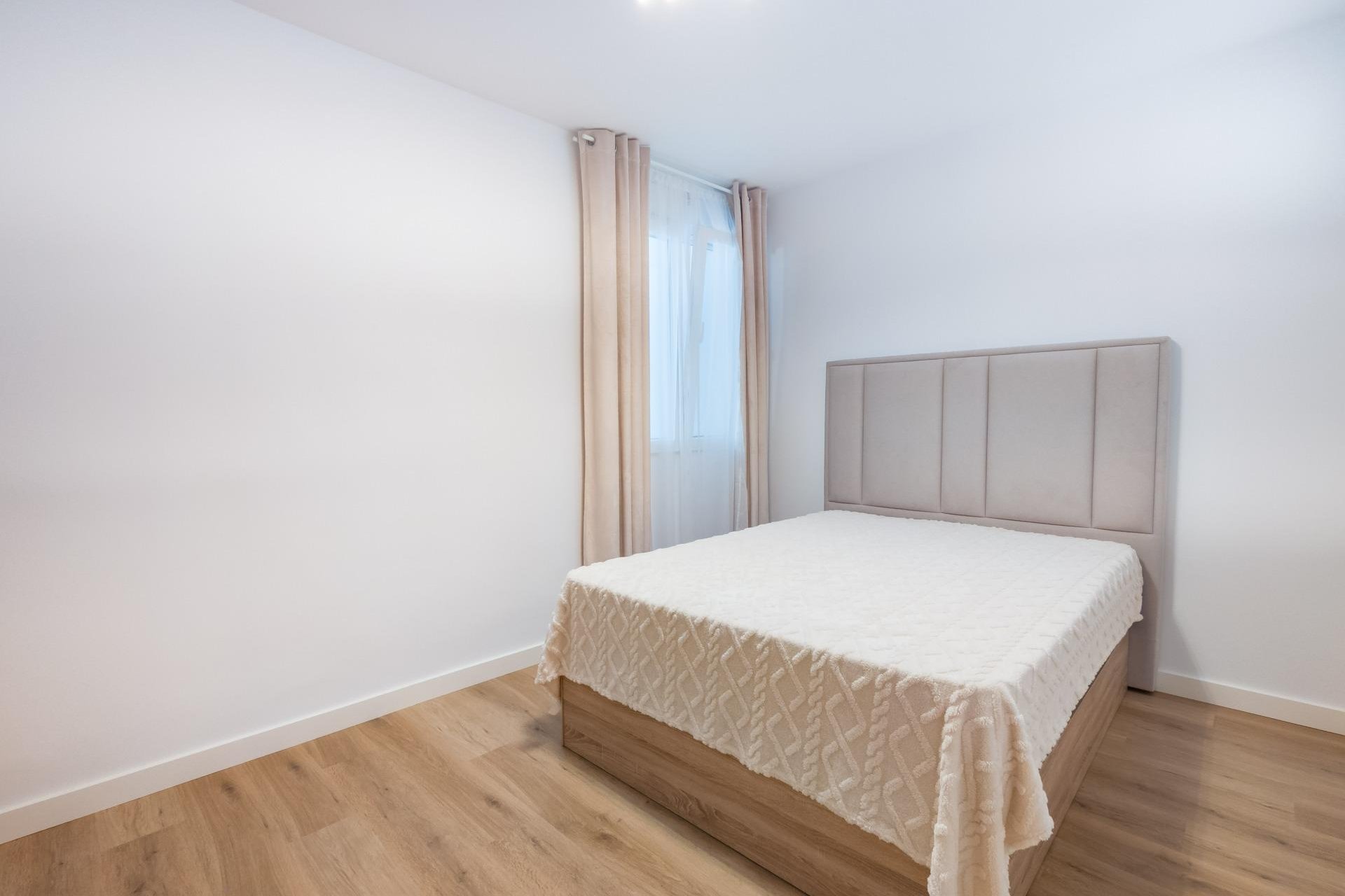 Resale - Apartment / Flat * - Torrevieja * - Playa del Cura *
