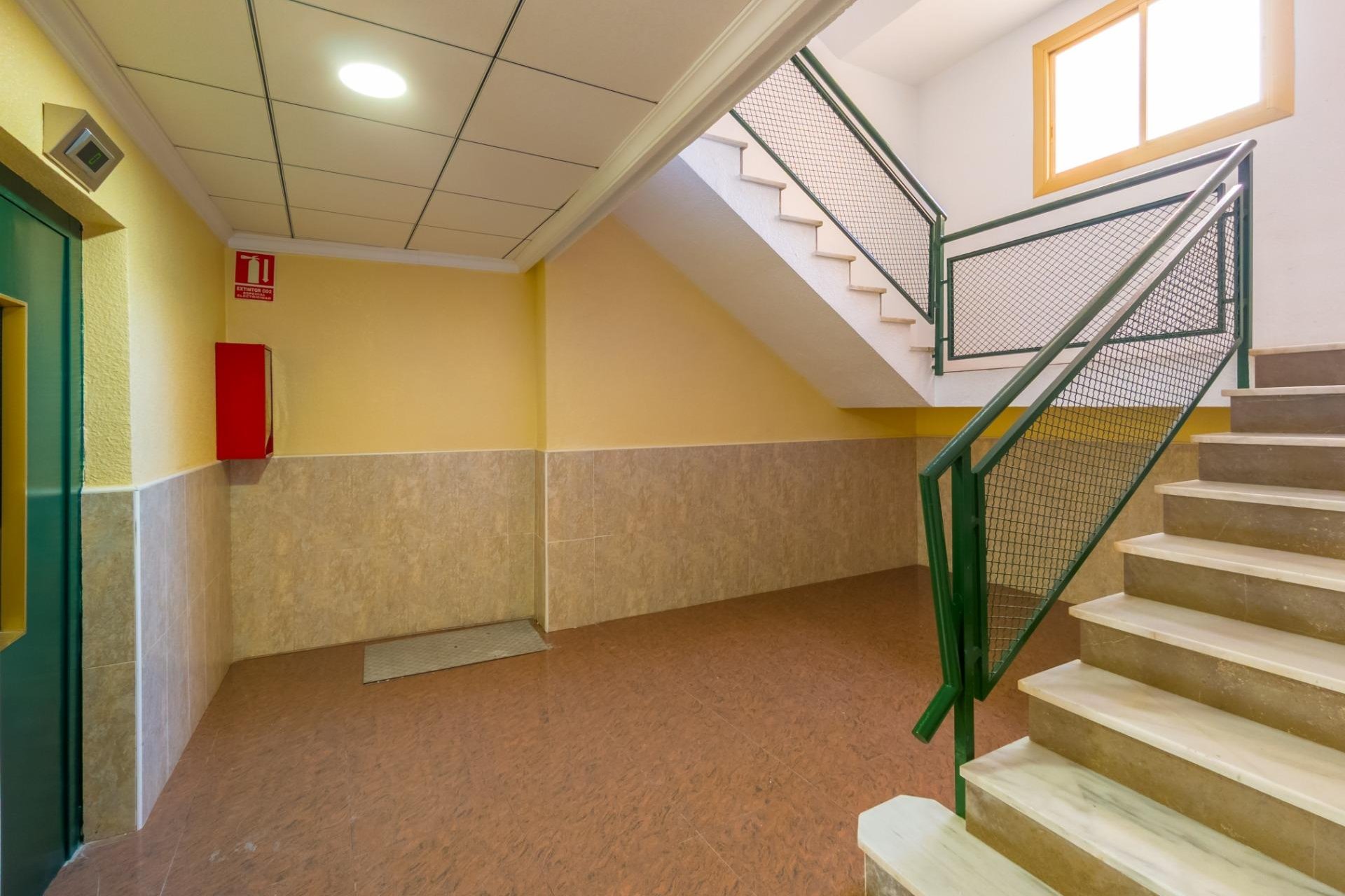 Resale - Apartment / Flat * - Torrevieja * - Playa del Cura *