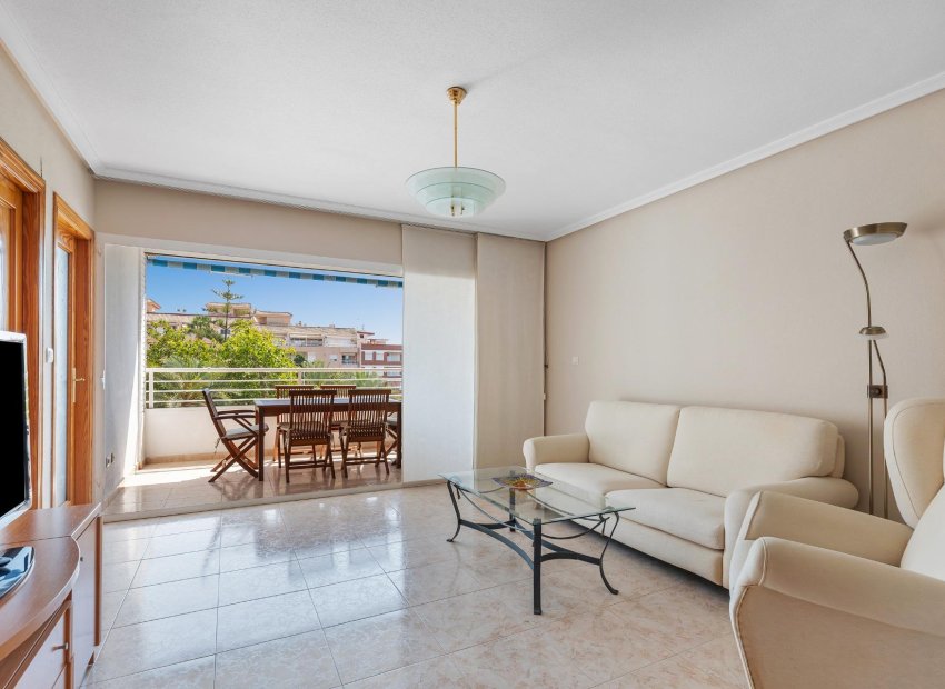 Resale - Apartment / Flat * - Torrevieja * - Playa del Cura *