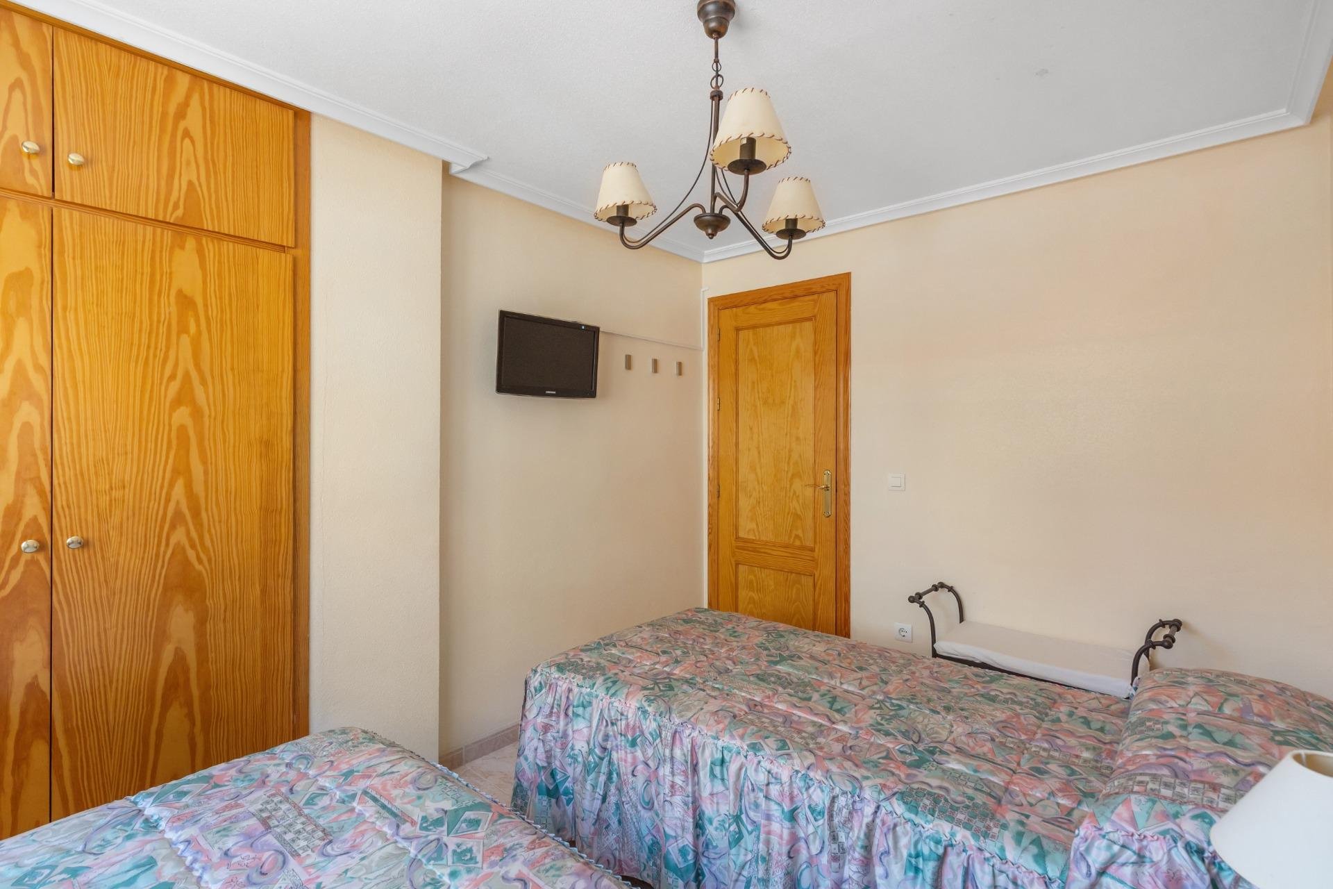 Resale - Apartment / Flat * - Torrevieja * - Playa del Cura *