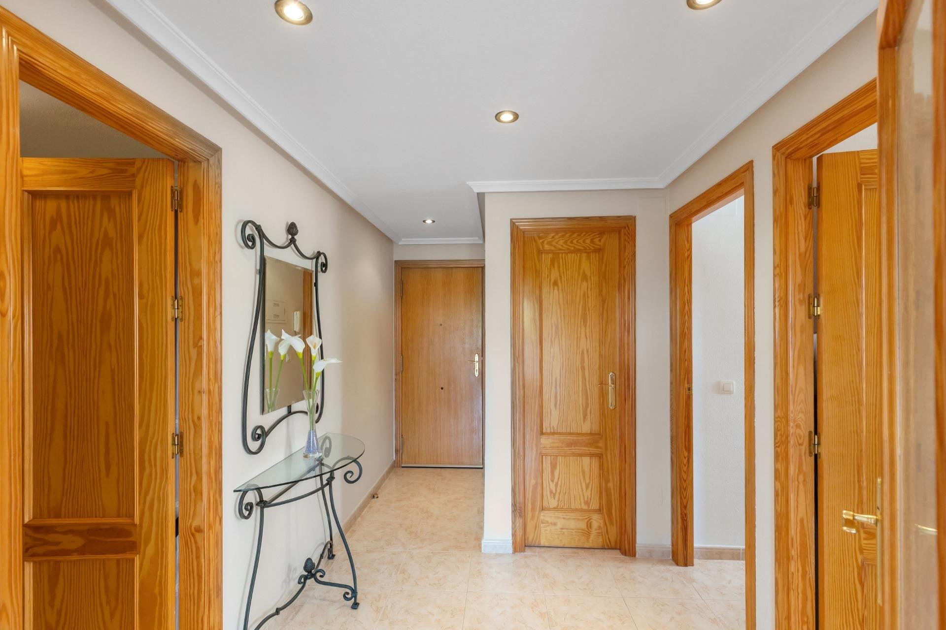 Resale - Apartment / Flat * - Torrevieja * - Playa del Cura *