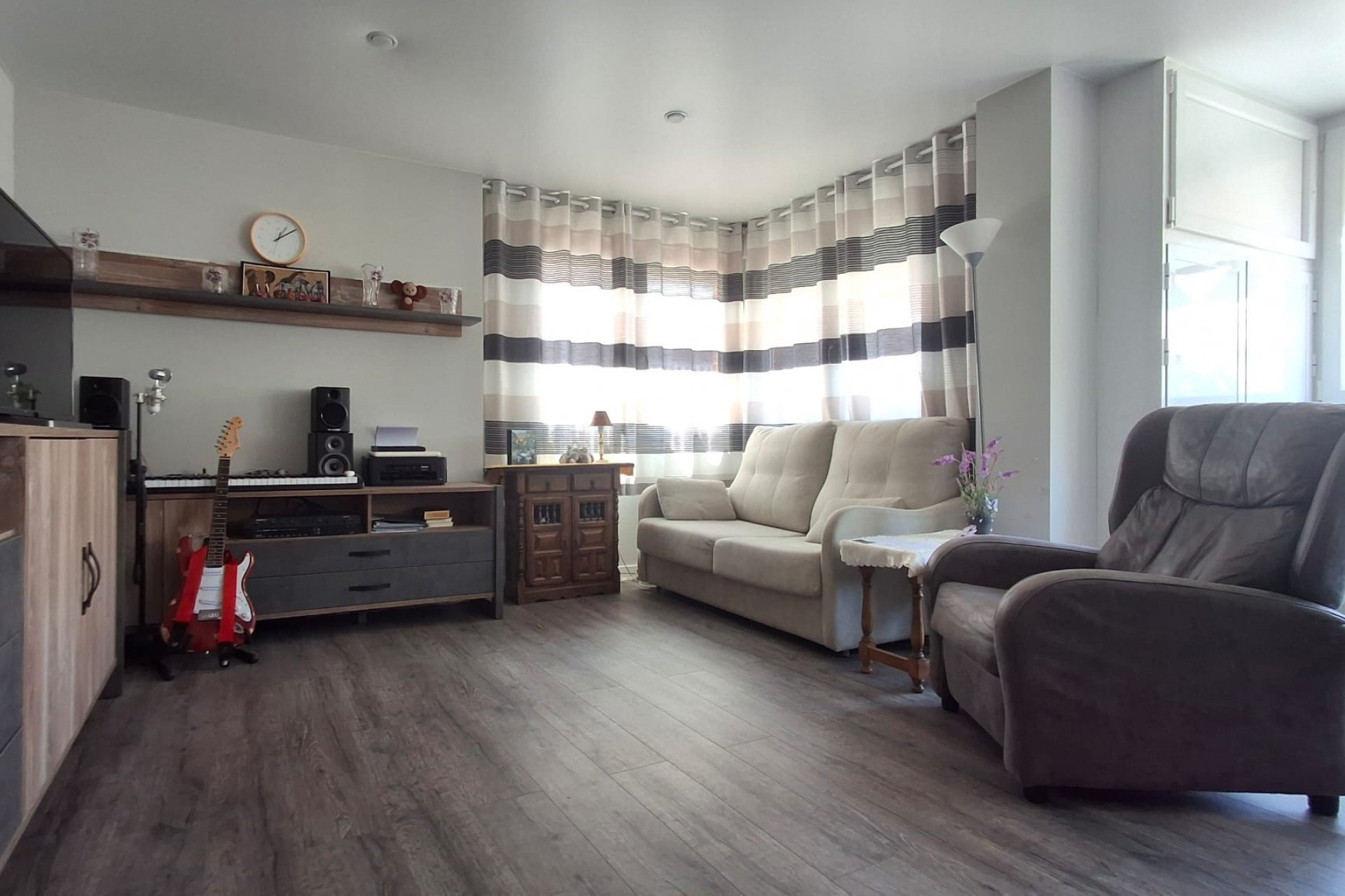 Resale - Apartment / Flat * - Torrevieja * - Playa del Cura *