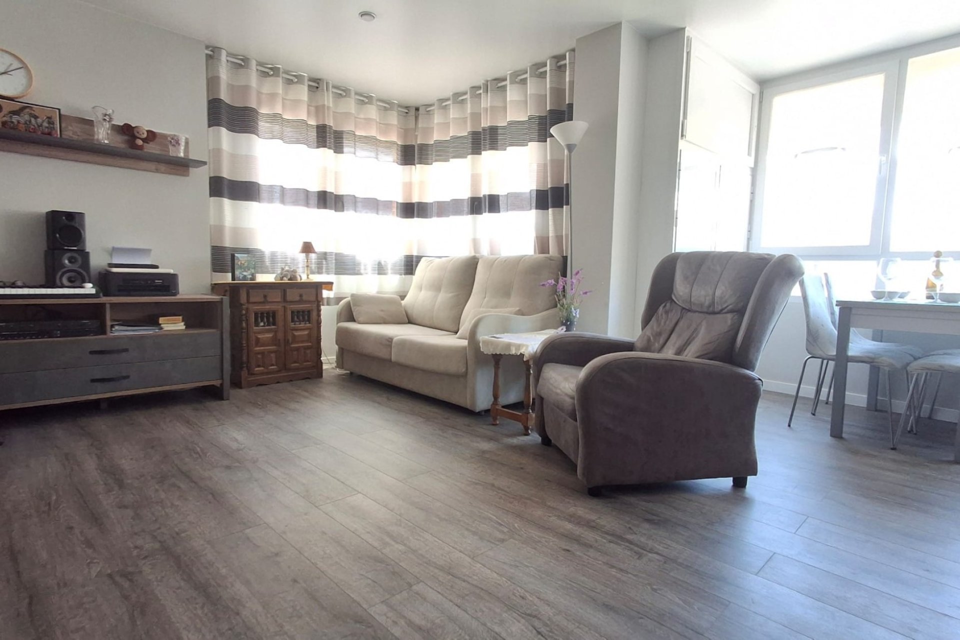 Resale - Apartment / Flat * - Torrevieja * - Playa del Cura *