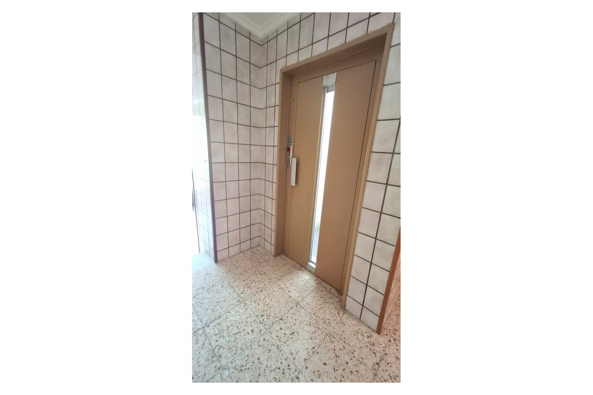 Resale - Apartment / Flat * - Torrevieja * - Playa del Cura *