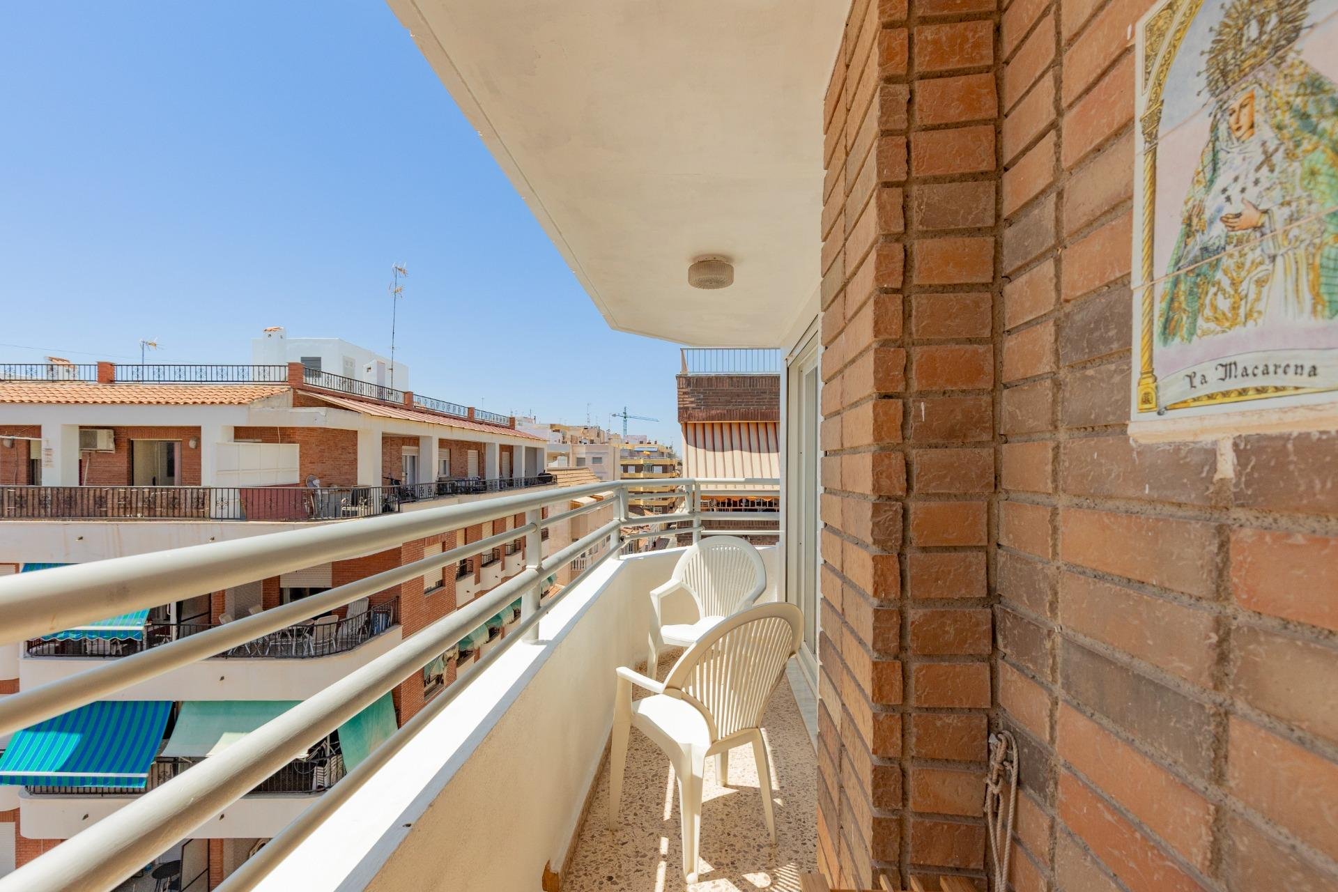 Resale - Apartment / Flat * - Torrevieja * - Playa del Cura *