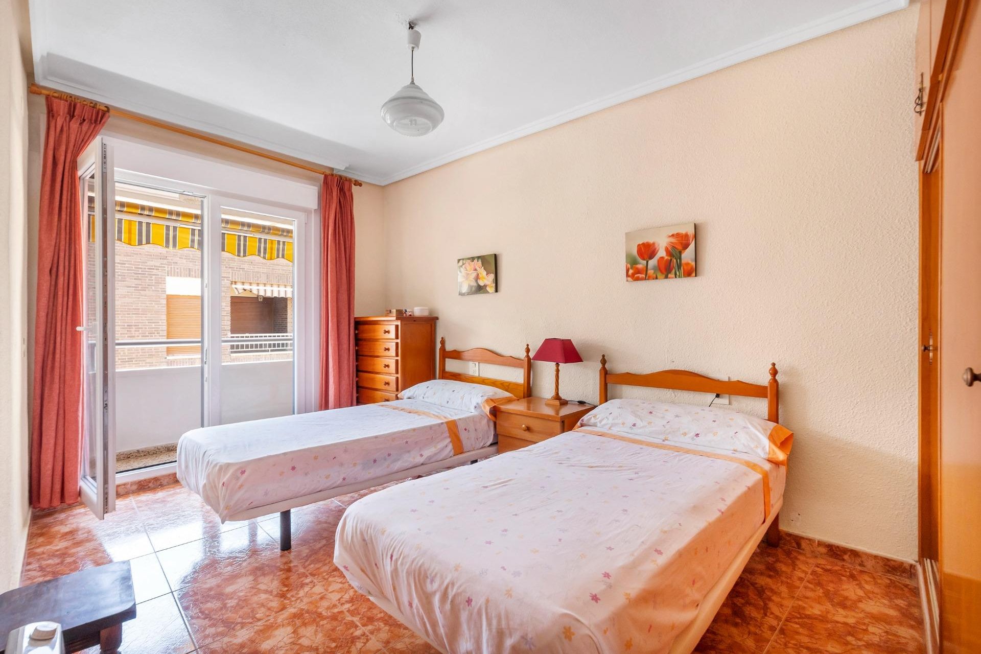 Resale - Apartment / Flat * - Torrevieja * - Playa del Cura *