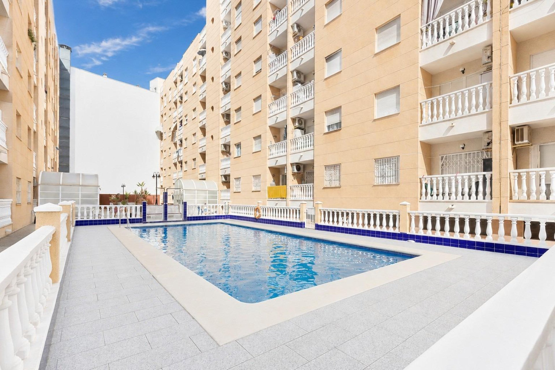 Resale - Apartment / Flat * - Torrevieja * - Playa del Cura *