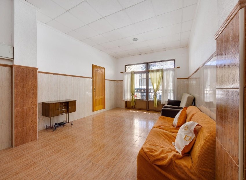 Resale - Apartment / Flat * - Torrevieja * - Playa del Cura *